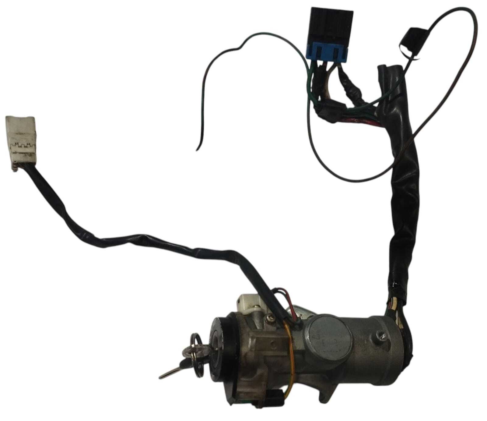 CHAPA DE CONTACTO CON LLAVE Kia SPECTRA 2004