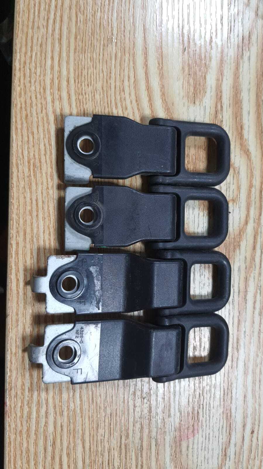 4 GANCHOS DE FIJACION MALETERO CORREAS Subaru Impreza 2006