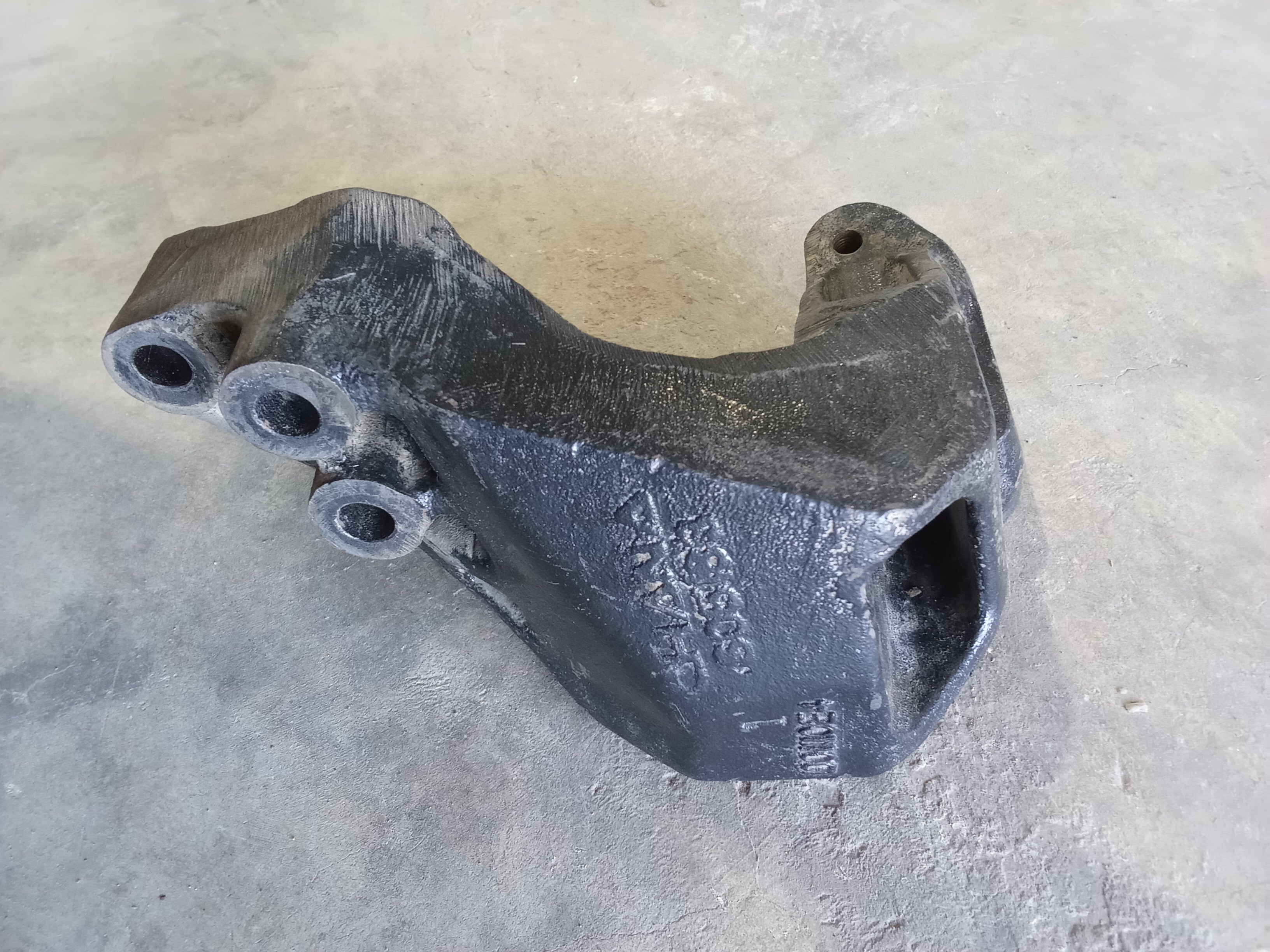 SOPORTE MOTOR Changan CV1 2016