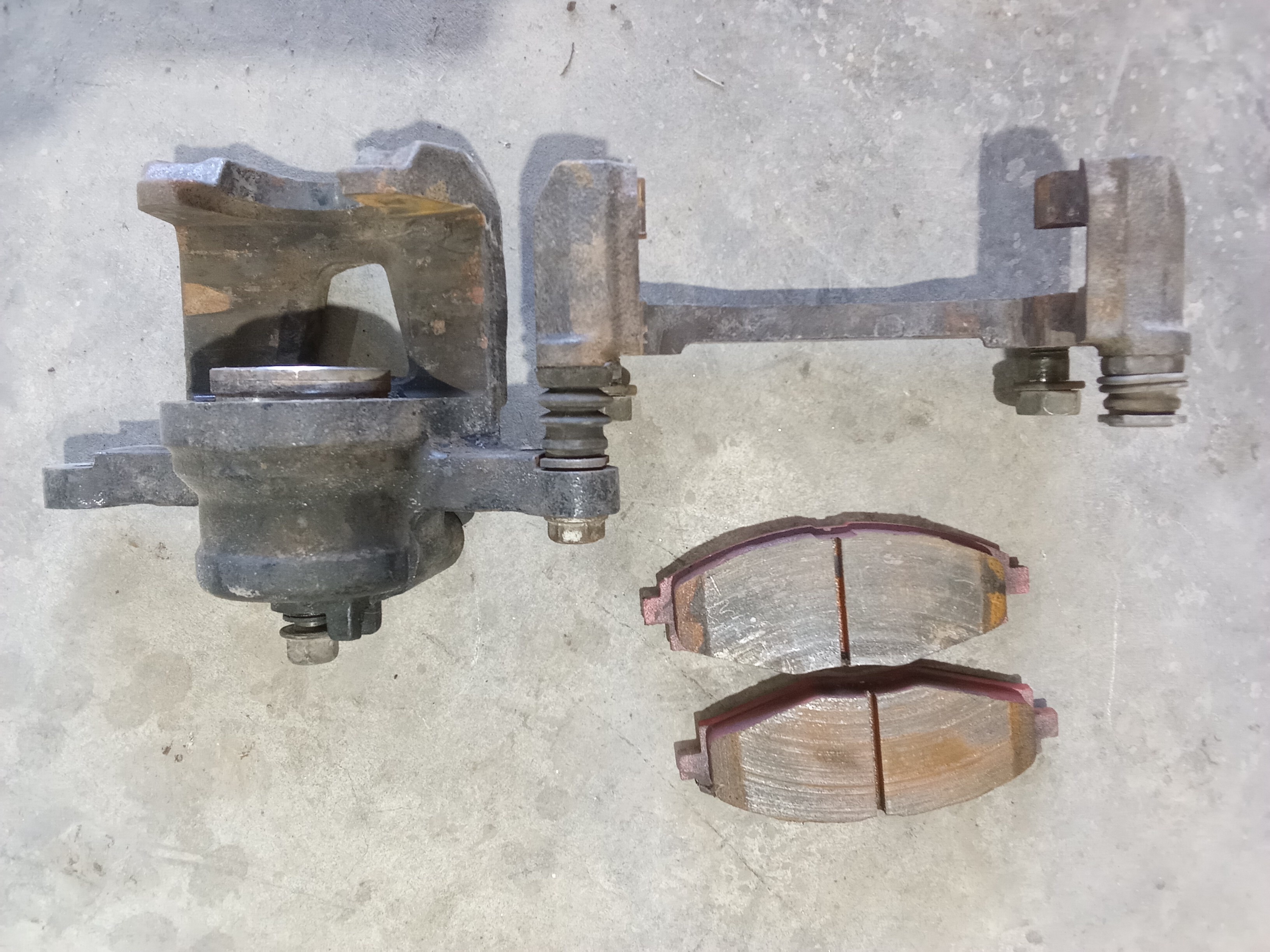 CALIPER DELANTERO IZQUIERDO Changan CV1 2016