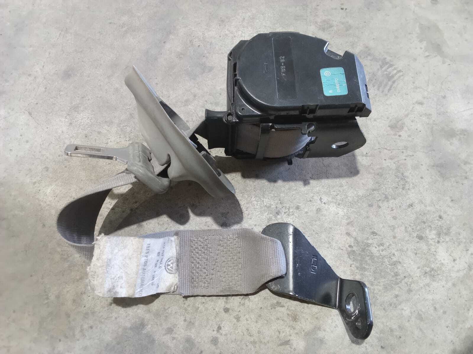 CINTURON DE SEGURIDAD TRASERO DERECHO Volkswagen gol 2001