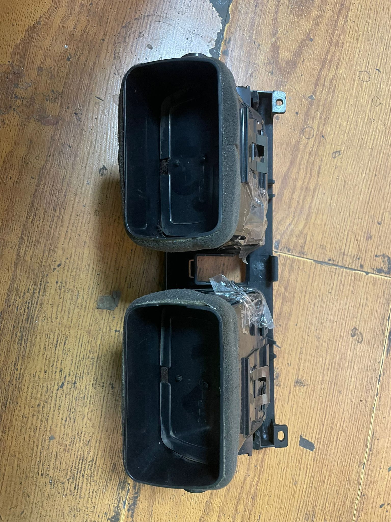 DIFUSOR CENTRAL DE AIRE Mitsubishi Galant 2006