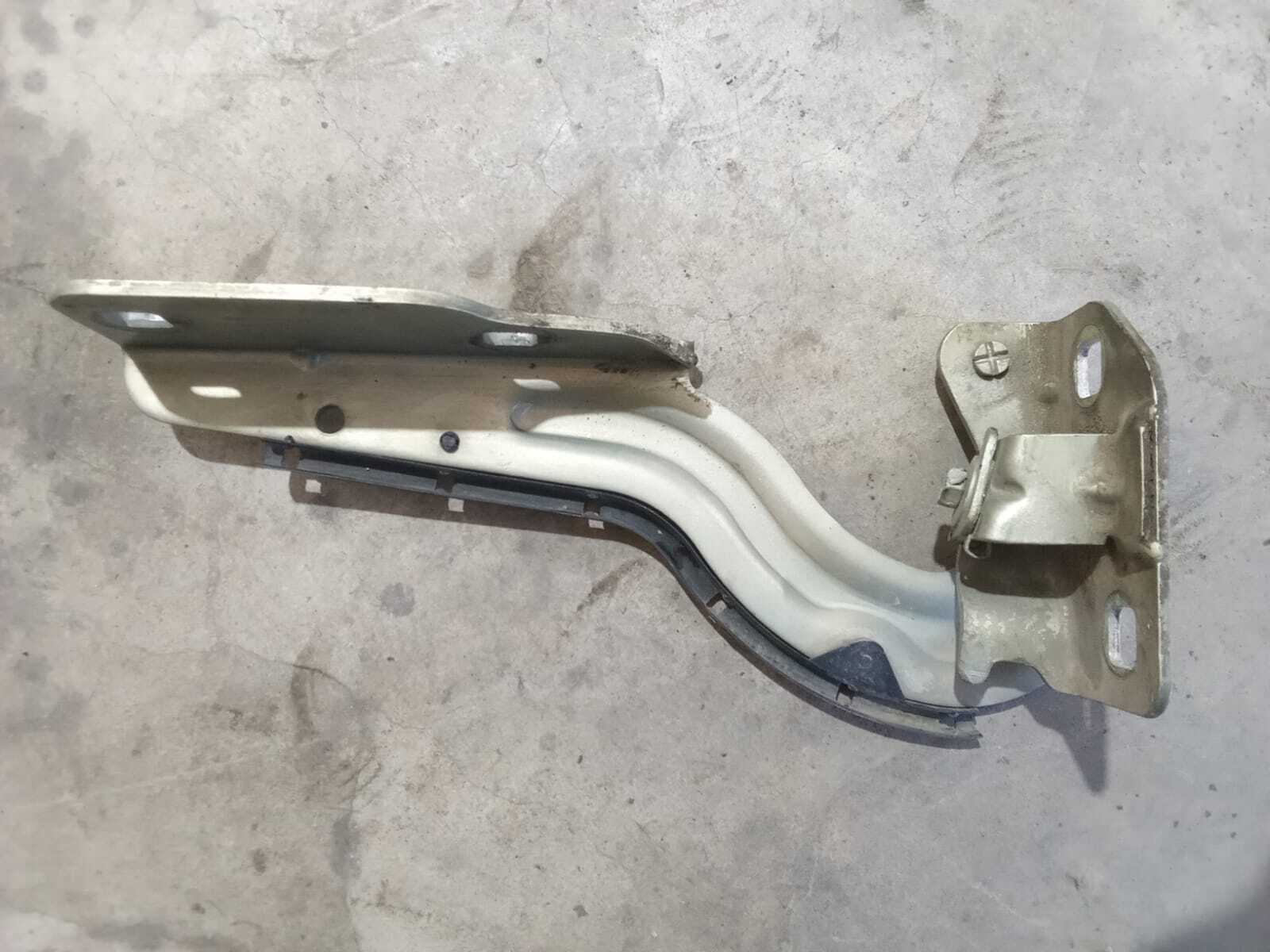 BISAGRA CAPOT Renault Megane 2000