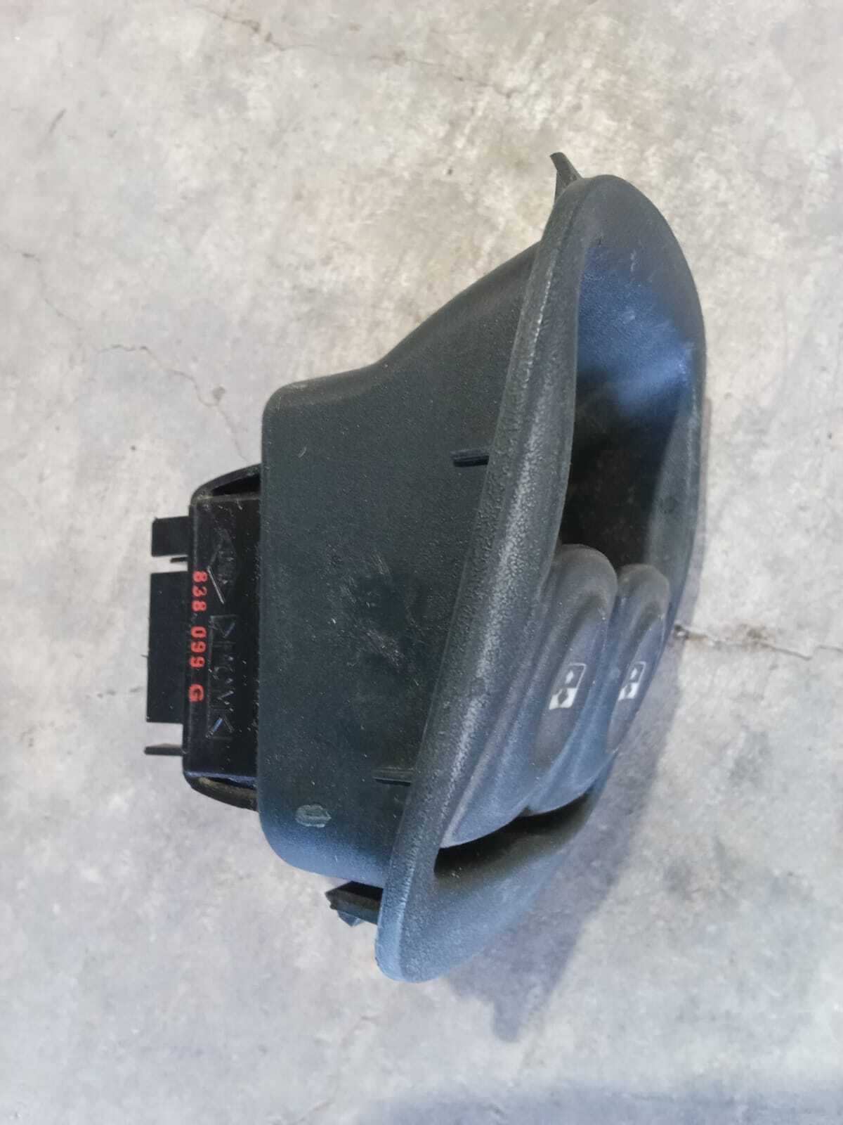 MANDO ALZAVIDRIOS Renault Megane 2000