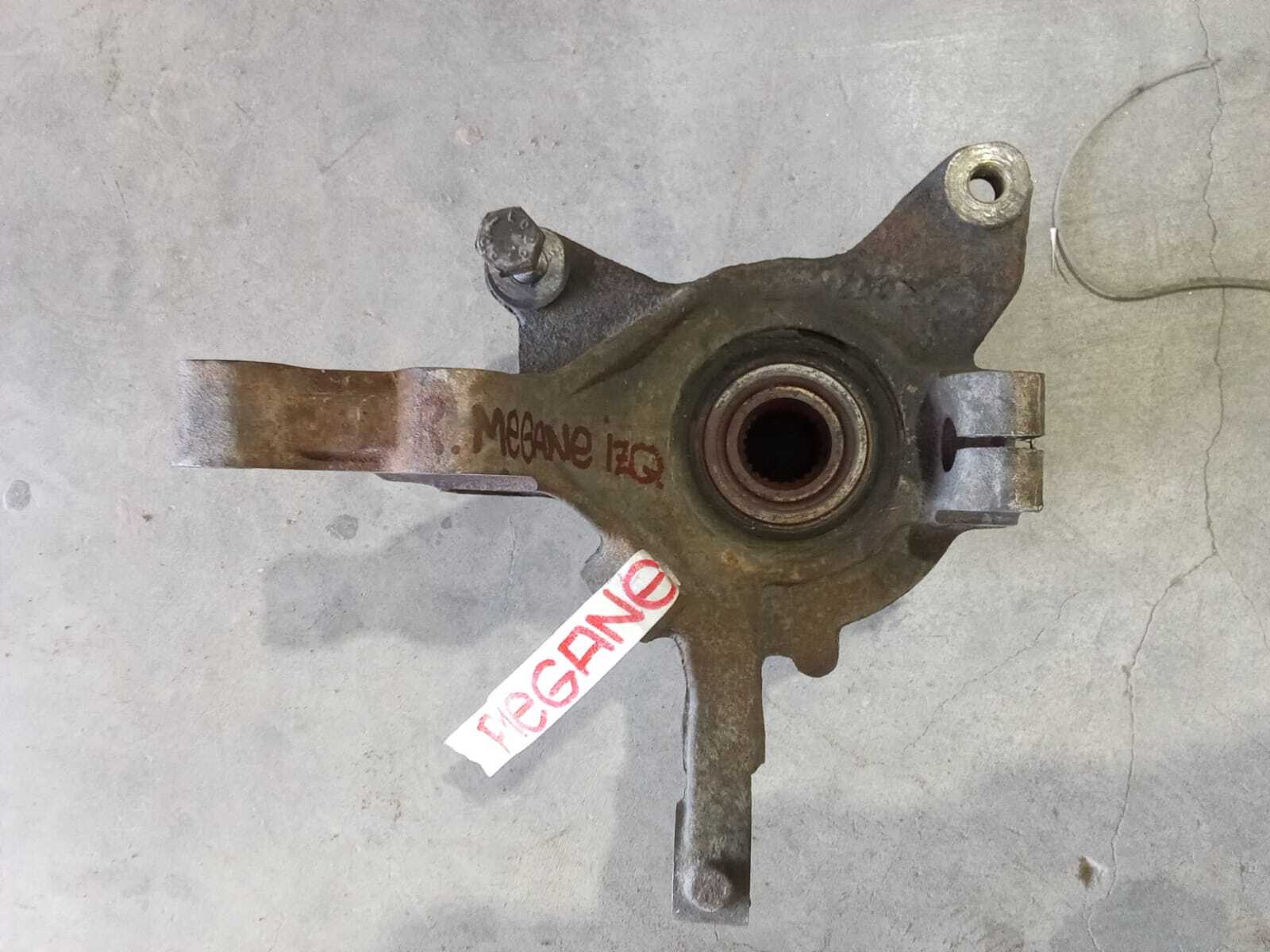 MUÑON MAZA DELANTERO IZQUIERDO Renault Megane 2000