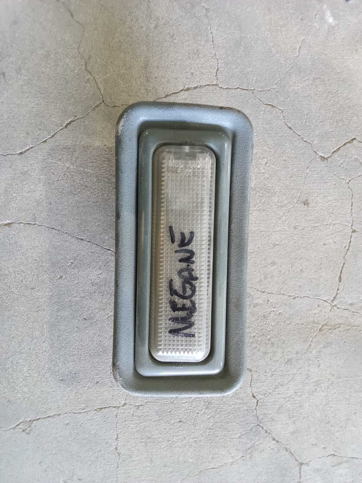 LUZ MALETERO Renault Megane 2000