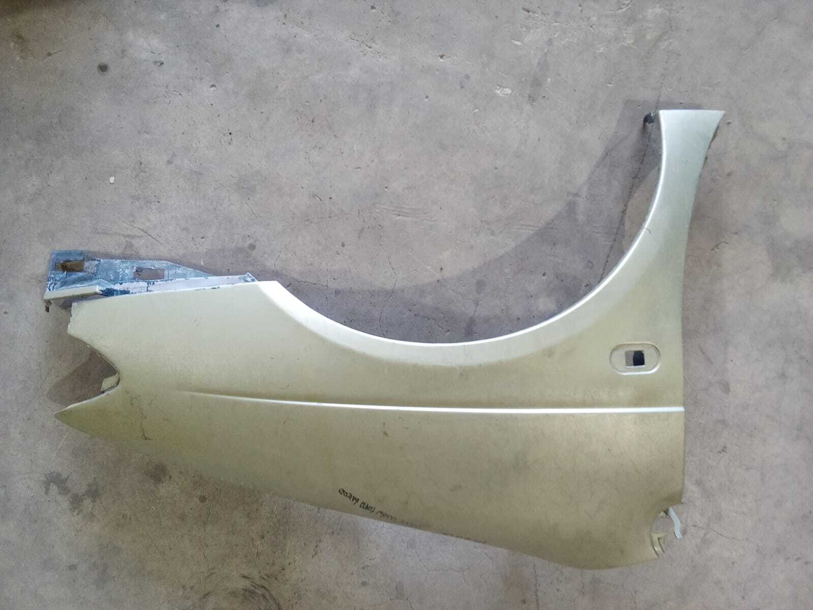 TAPABARRO DELANTERO DERECHO PLASTICO Renault Megane 2000