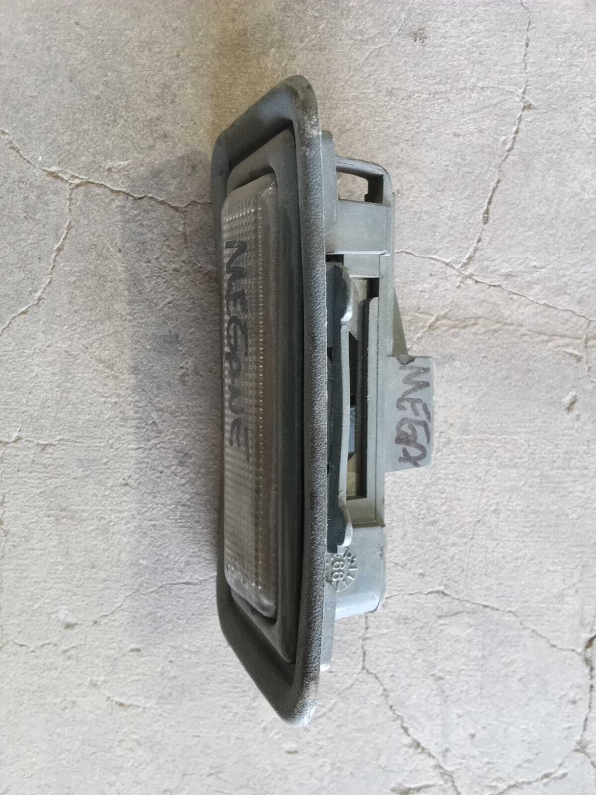 LUZ MALETERO Renault Megane 2000