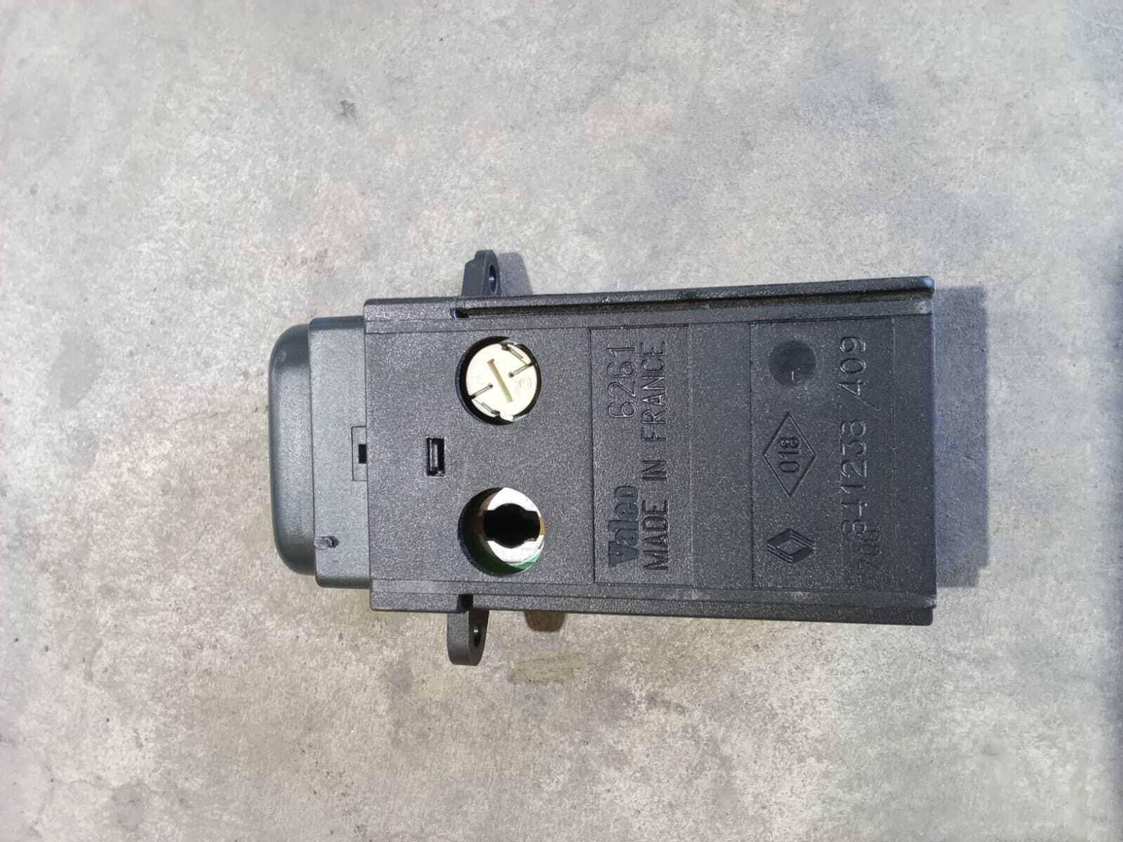 SWITCH BLOQUEO DE ALZAVIDRIOS Renault Megane 2000