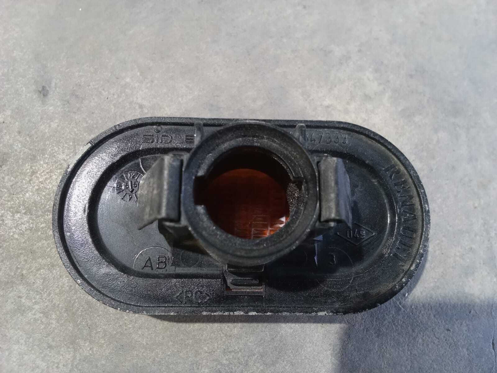 FOCO INTERMITENTE TAPABARRO DELANTERO Renault Megane 2000