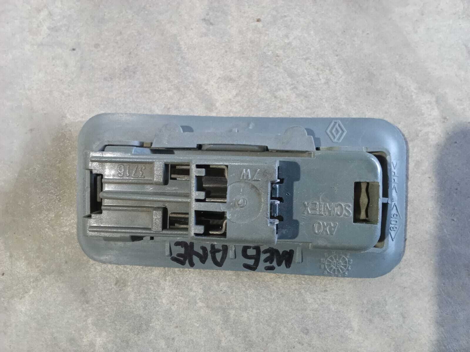 LUZ MALETERO Renault Megane 2000