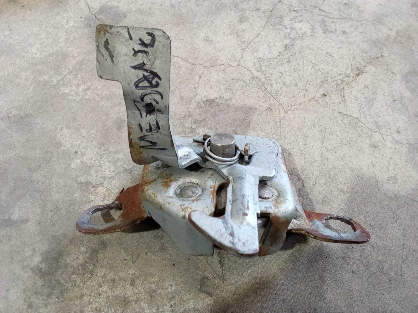 CHAPA CAPOT Renault Megane 2000