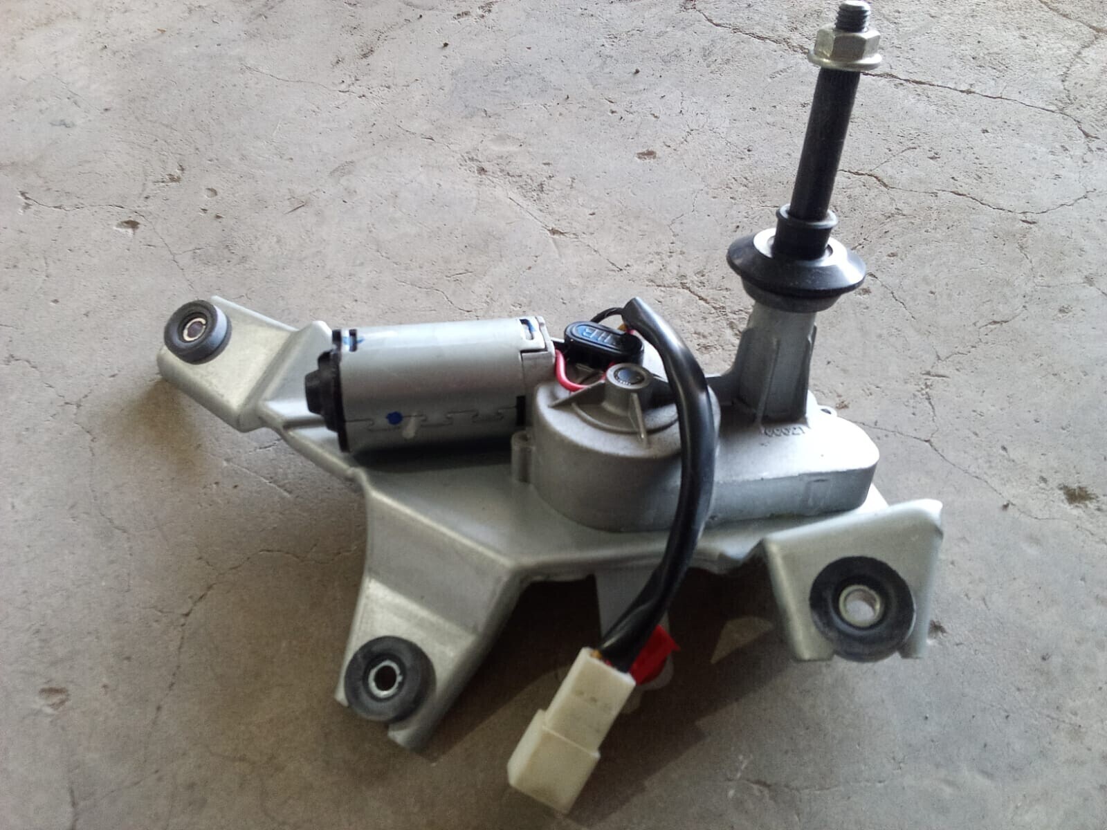 MOTOR LIMPIA PARABRISAS PORTALON Chevrolet Captiva 2021