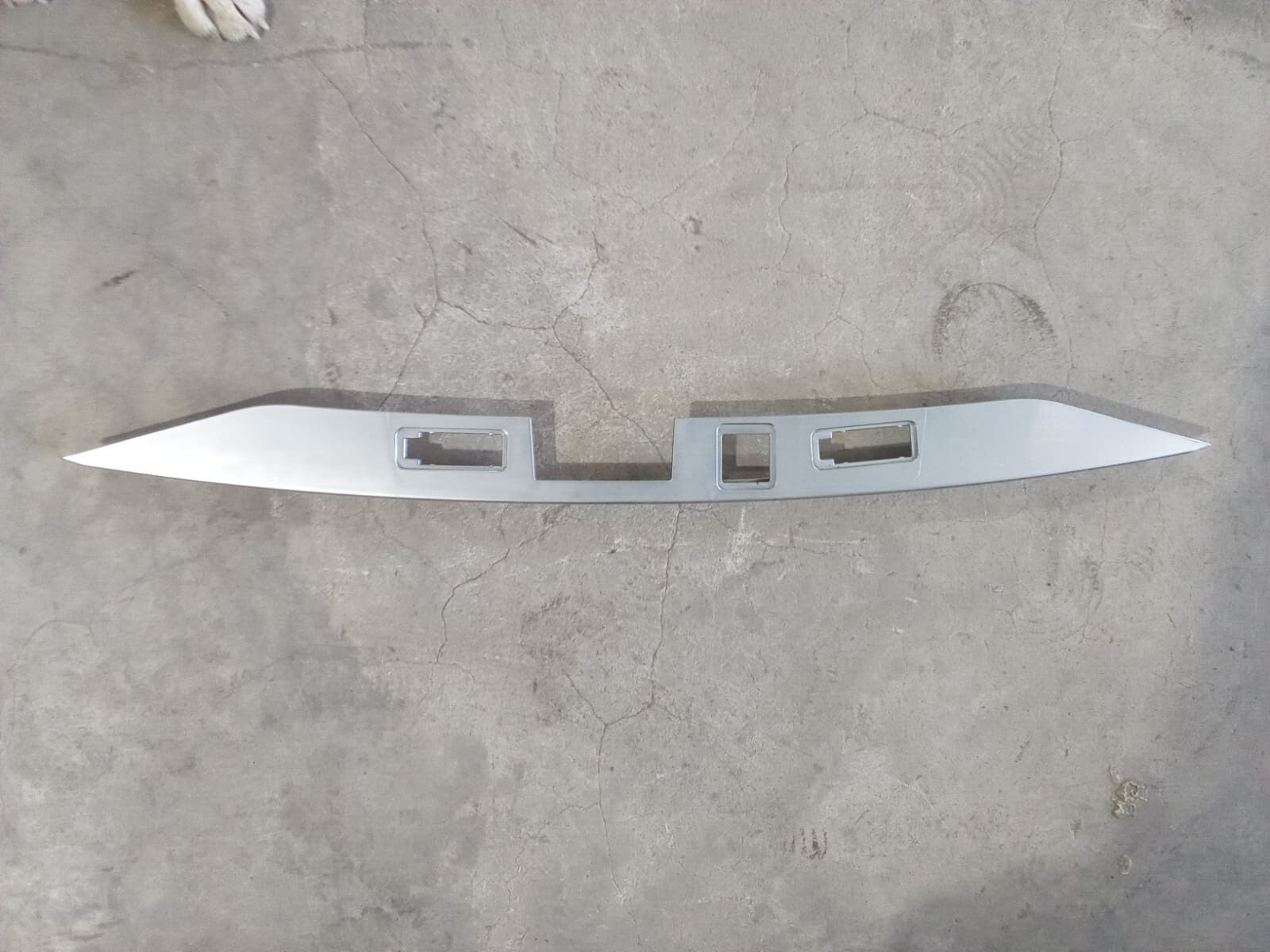 MOLDURA PORTALON CAMARA Y LUCES Chevrolet Captiva 2021