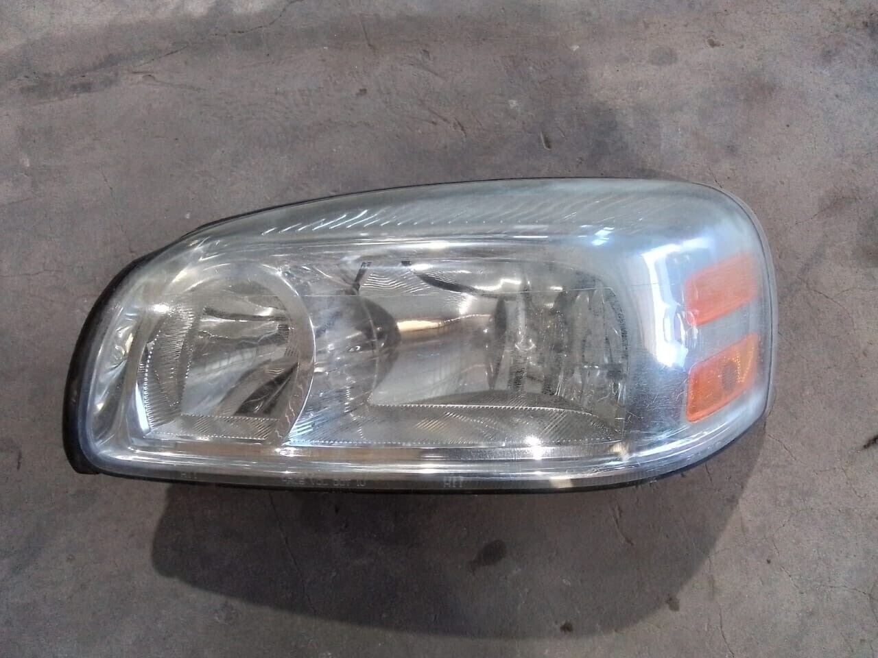 FOCO DELANTERO IZQUIERDO Chevrolet Uplander 2005
