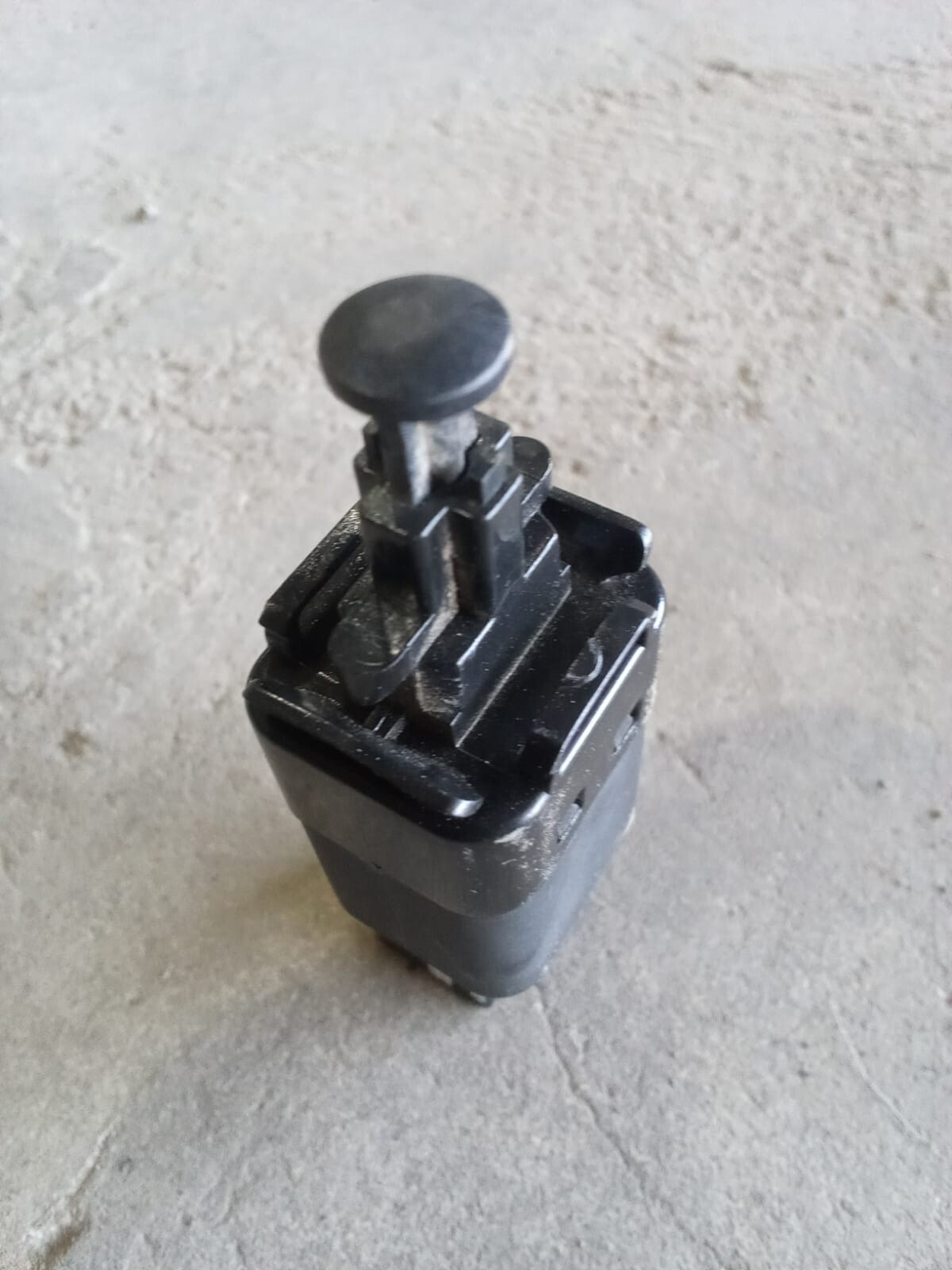 SENSOR PEDAL DE FRENO Chevrolet Captiva 2021