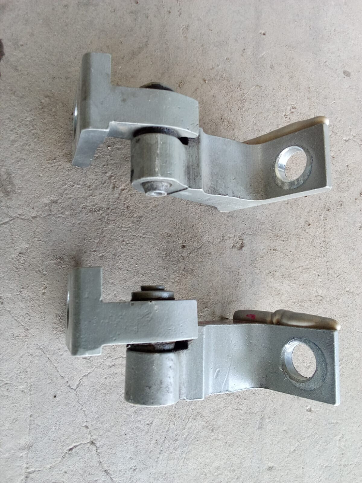 BISAGRAS PUERTA DELANTERA DERECHA Chevrolet Captiva 2021