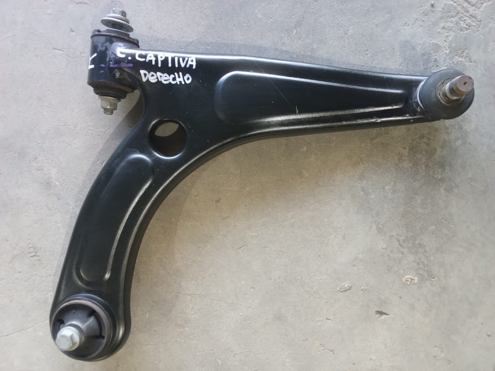 BANDEJA SUSPENCION DELANTERA DERECHA Chevrolet Captiva 2021