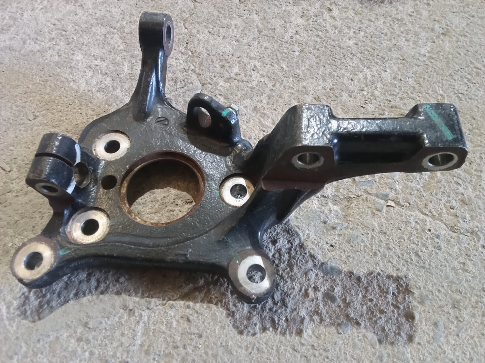 MUÑON DELANTERO IZQUIERDO Chevrolet Captiva 2021