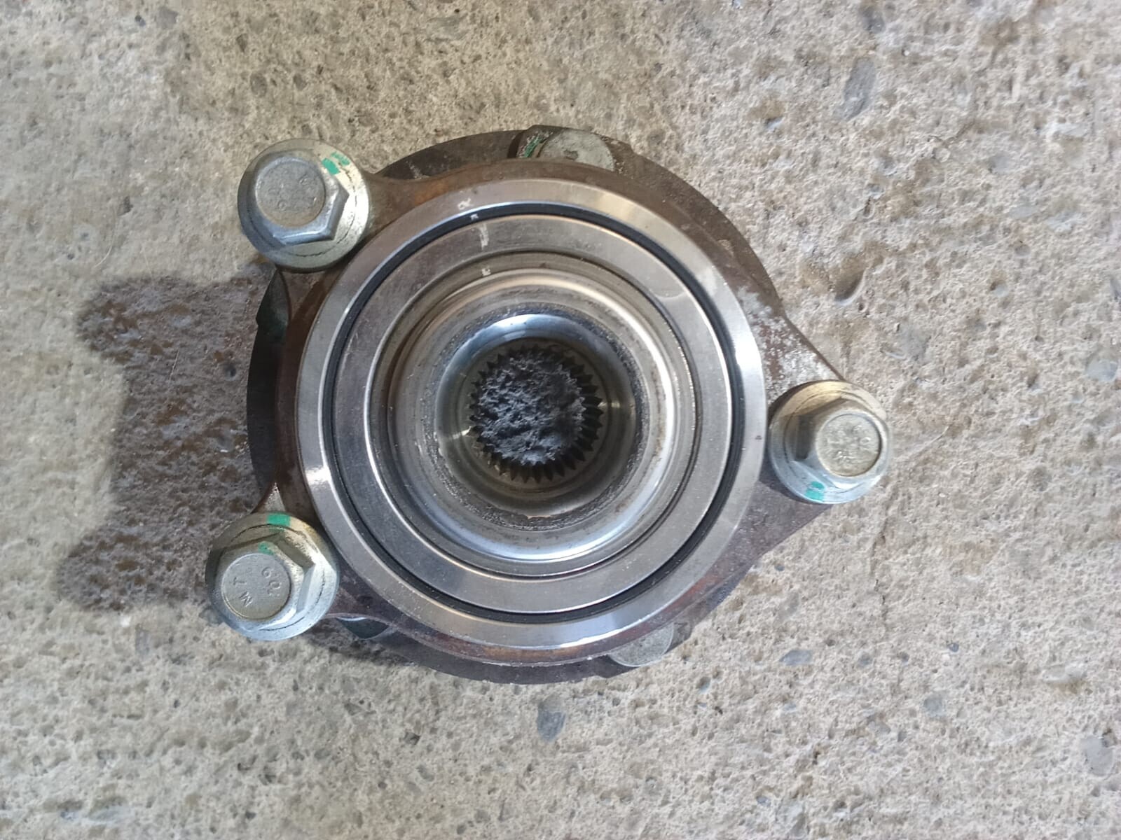 MAZA RUEDA DELANTERA IZQUIERDA Chevrolet Captiva 2021