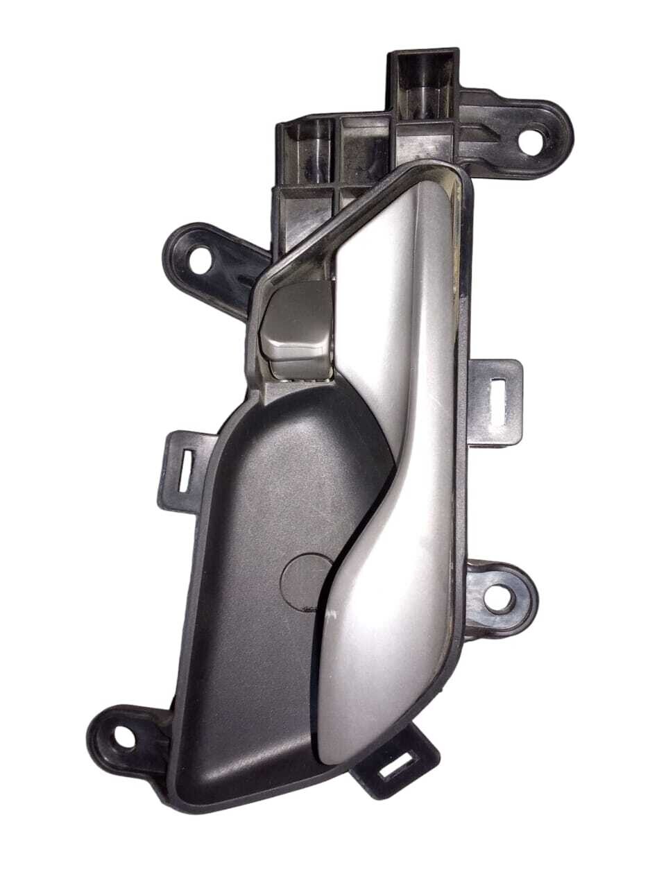 BOTON ALZAVIDRIO PUERTA DERECHA DELANTERA Chevrolet Groove 2021