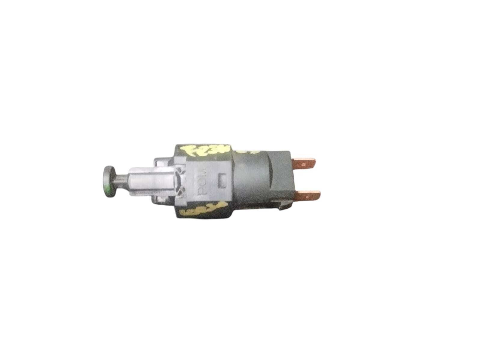 INTERRUPTOR DE FRENO Chevrolet Corsa 2005