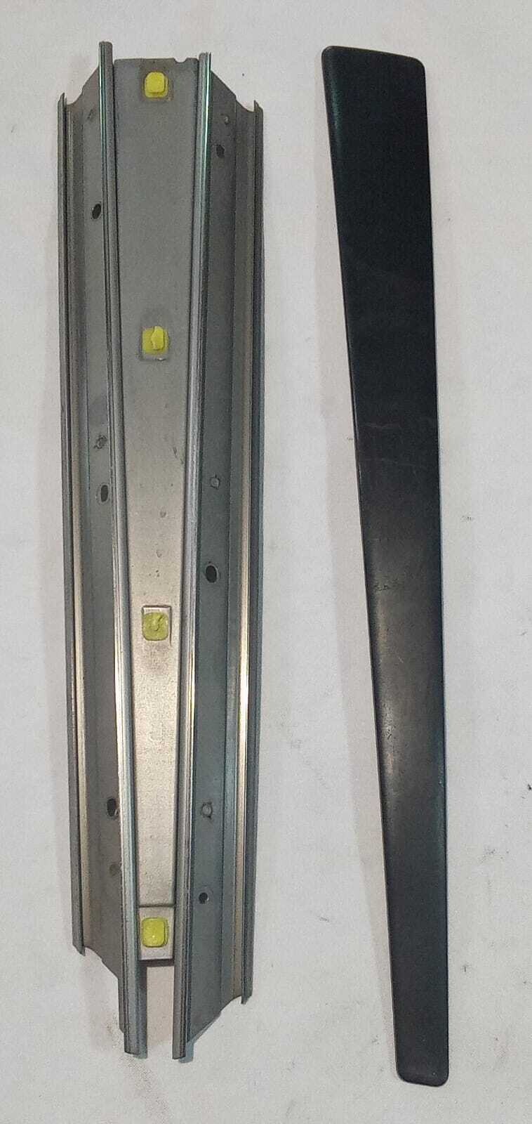 MOLDURA LATERAL PUERTA TRASERA DERECHA Subaru Impreza 2006