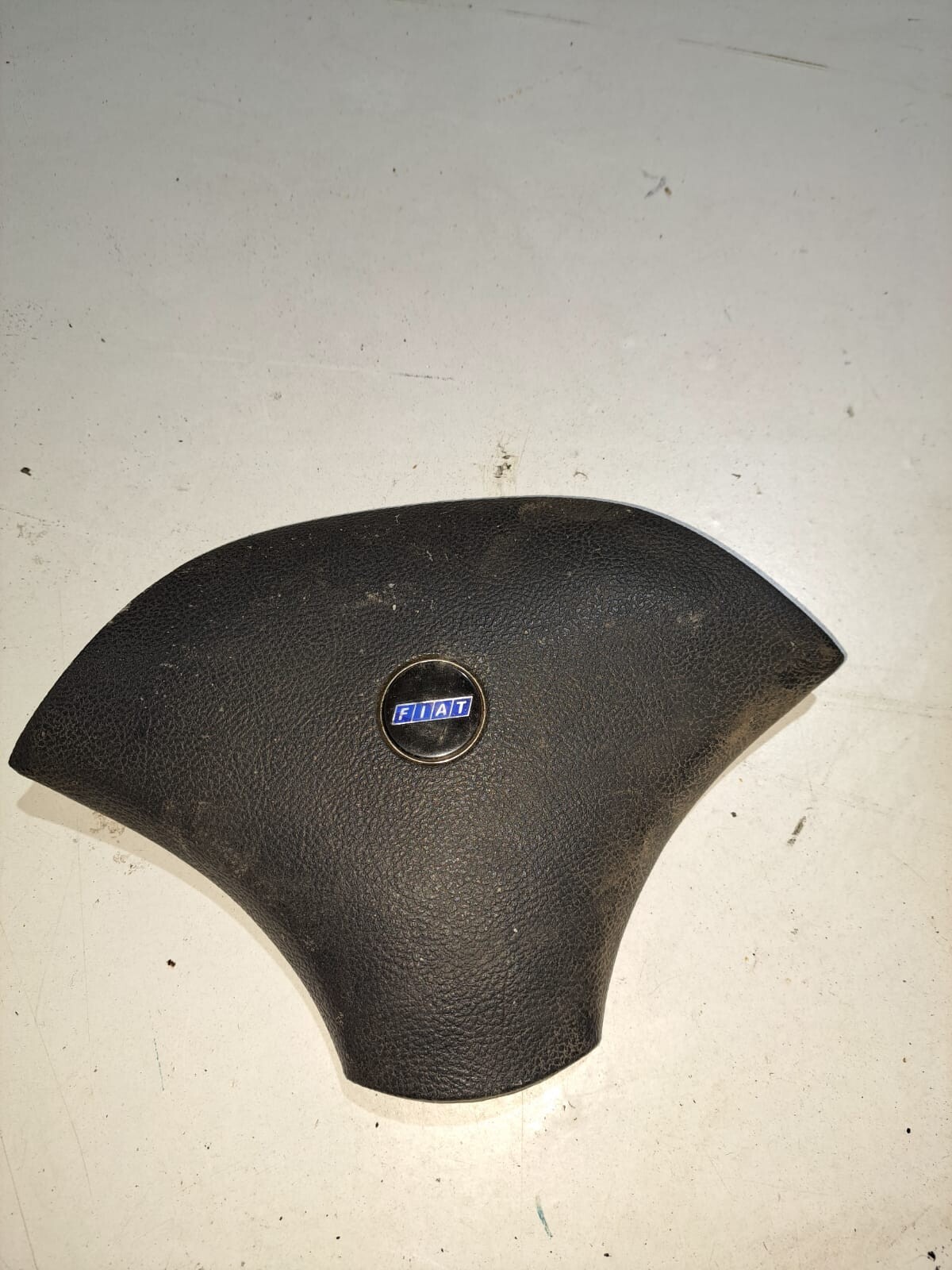 TAPA CUBRE MANUBRIO BOCINA Fiat PALIO EDX 13 2000