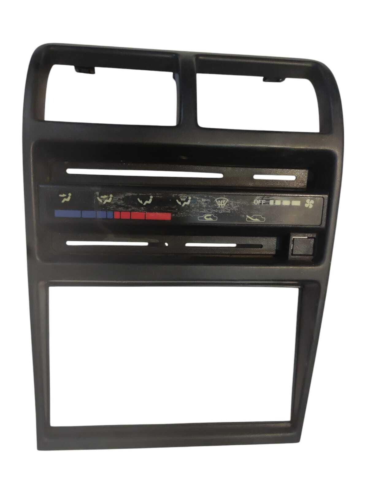 BISEL PANEL CENTRA Suzuki Swift 1993