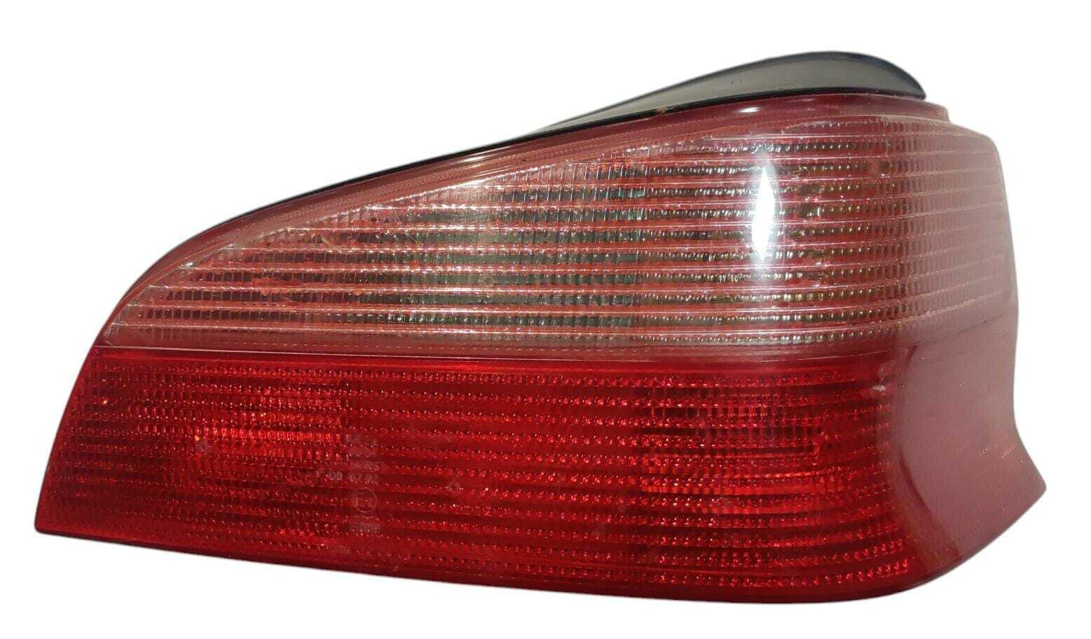 FOCO TRASERO DERECHO Peugeot 106 1997