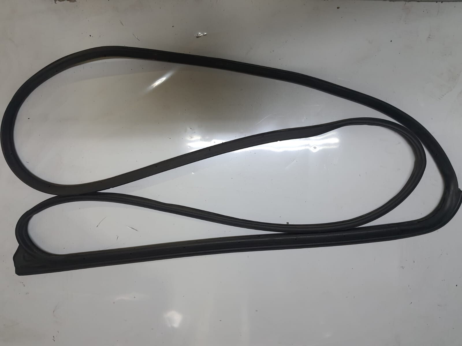 GOMA CONTORNO PUERTA TRAS IZQ Suzuki Alto 2015