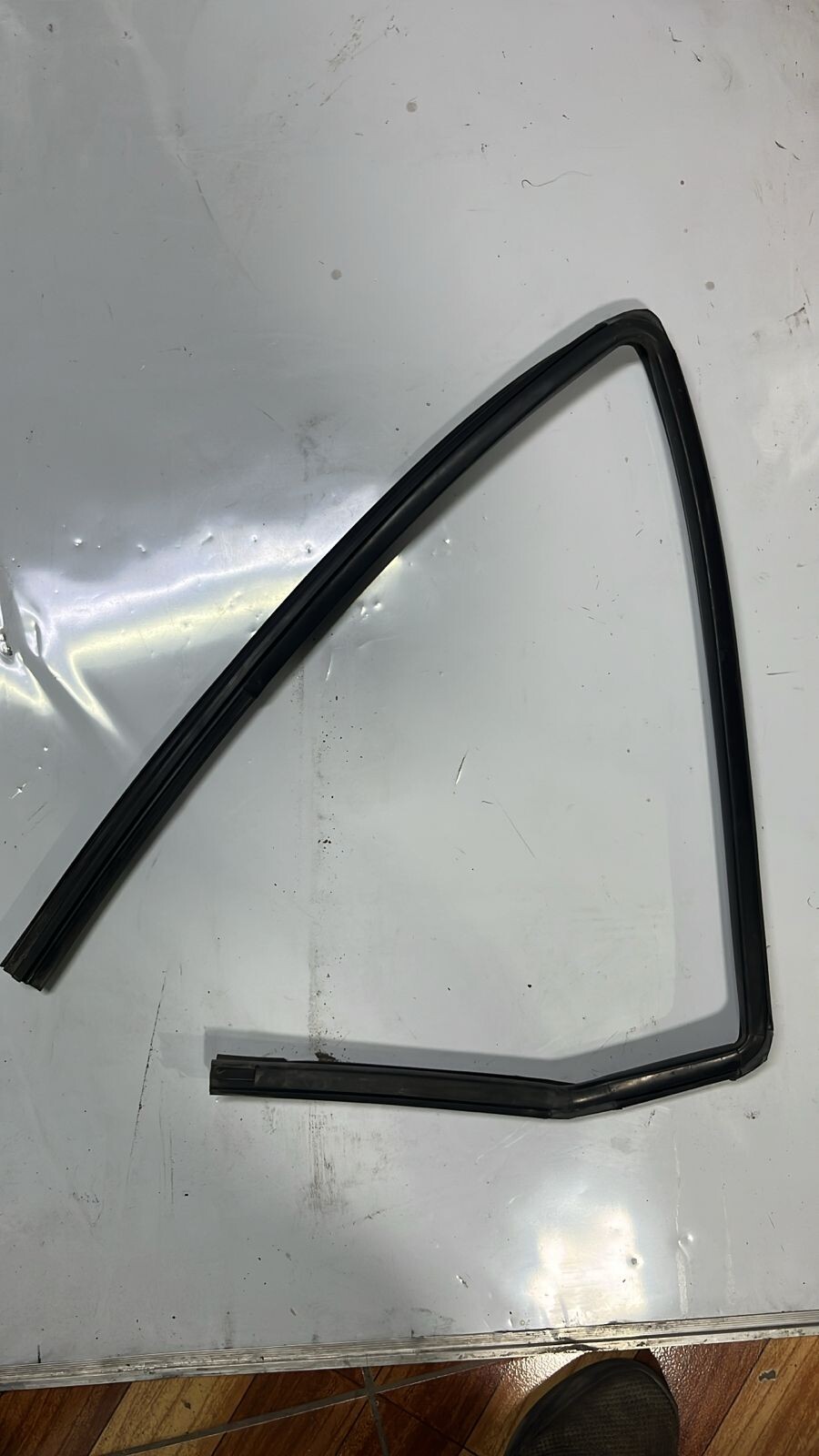 GOMA DE VIDRIO PUERTA TRASERA DERECHA Chevrolet Aveo 2006