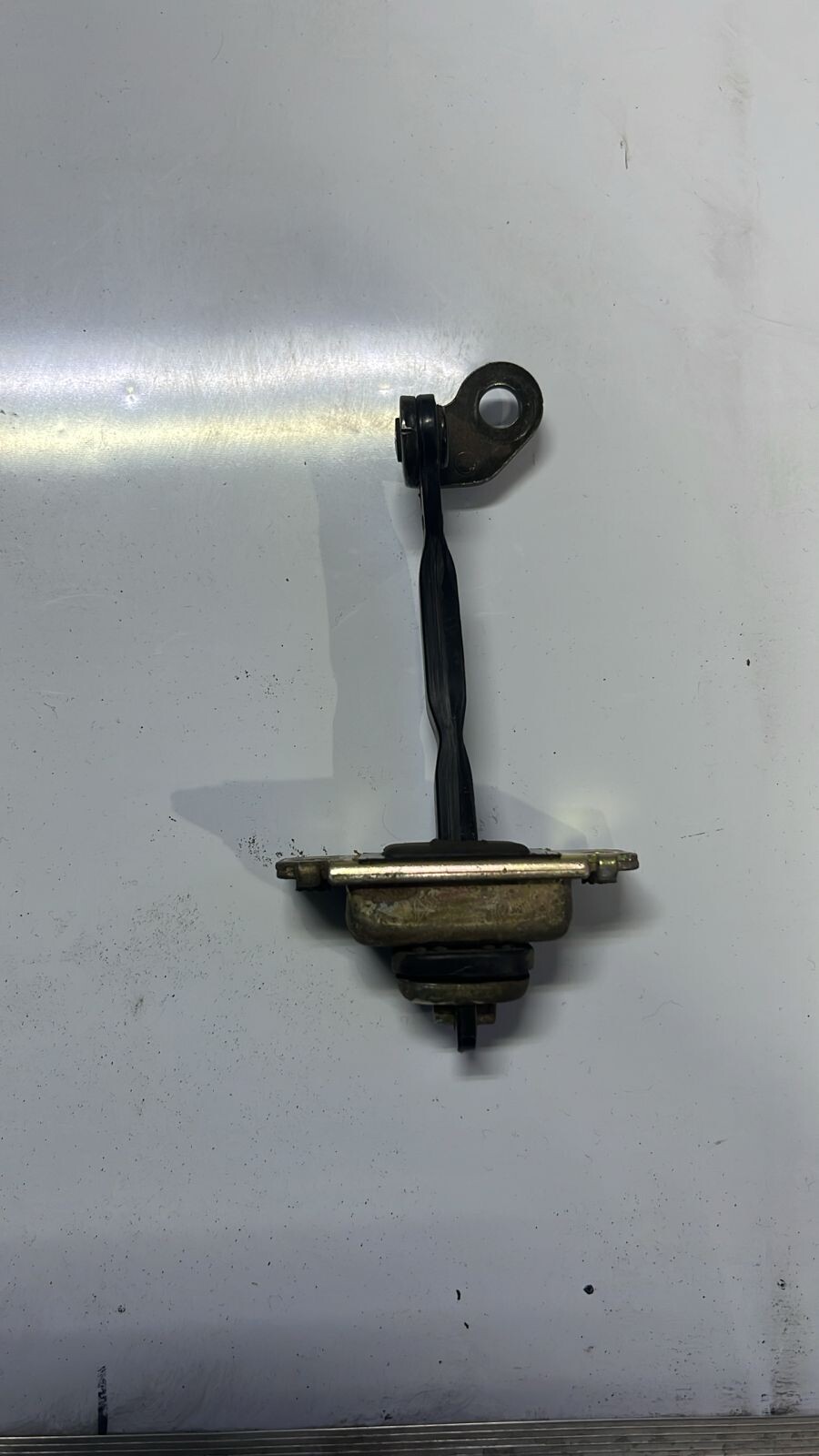 TRINQUETE PUERTA TRASERA DERECHA Chevrolet Aveo 2006