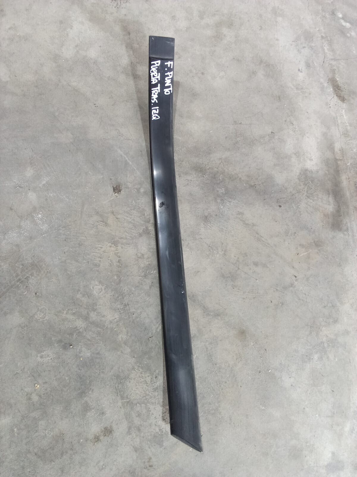 MOLDURA EXTERIOR PUERTA TRASERA IZQ Fiat punto 75 1998