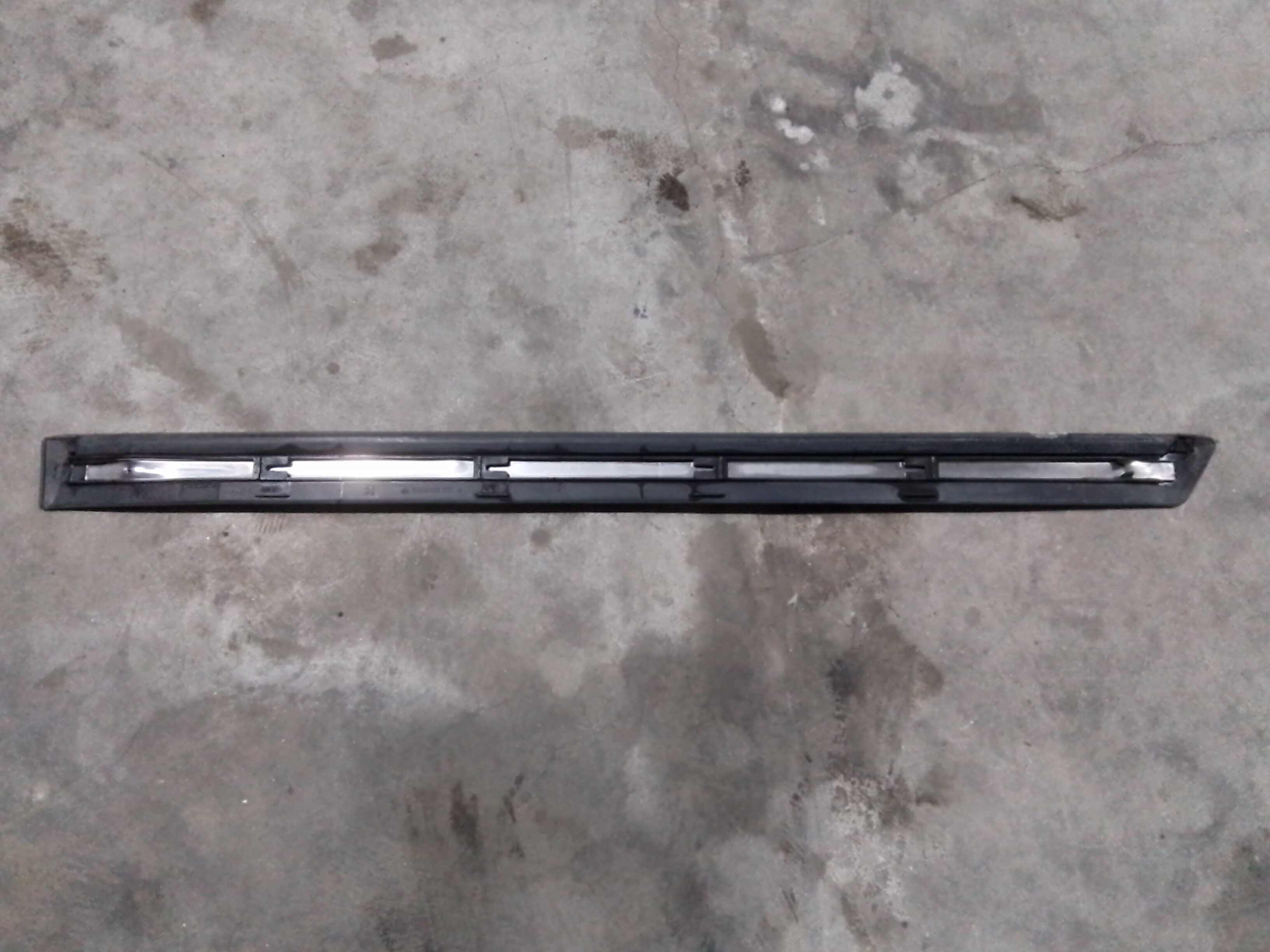 MOLDURA EXTERIOR PUERTA TRASERA DERECHA Peugeot 406 2001