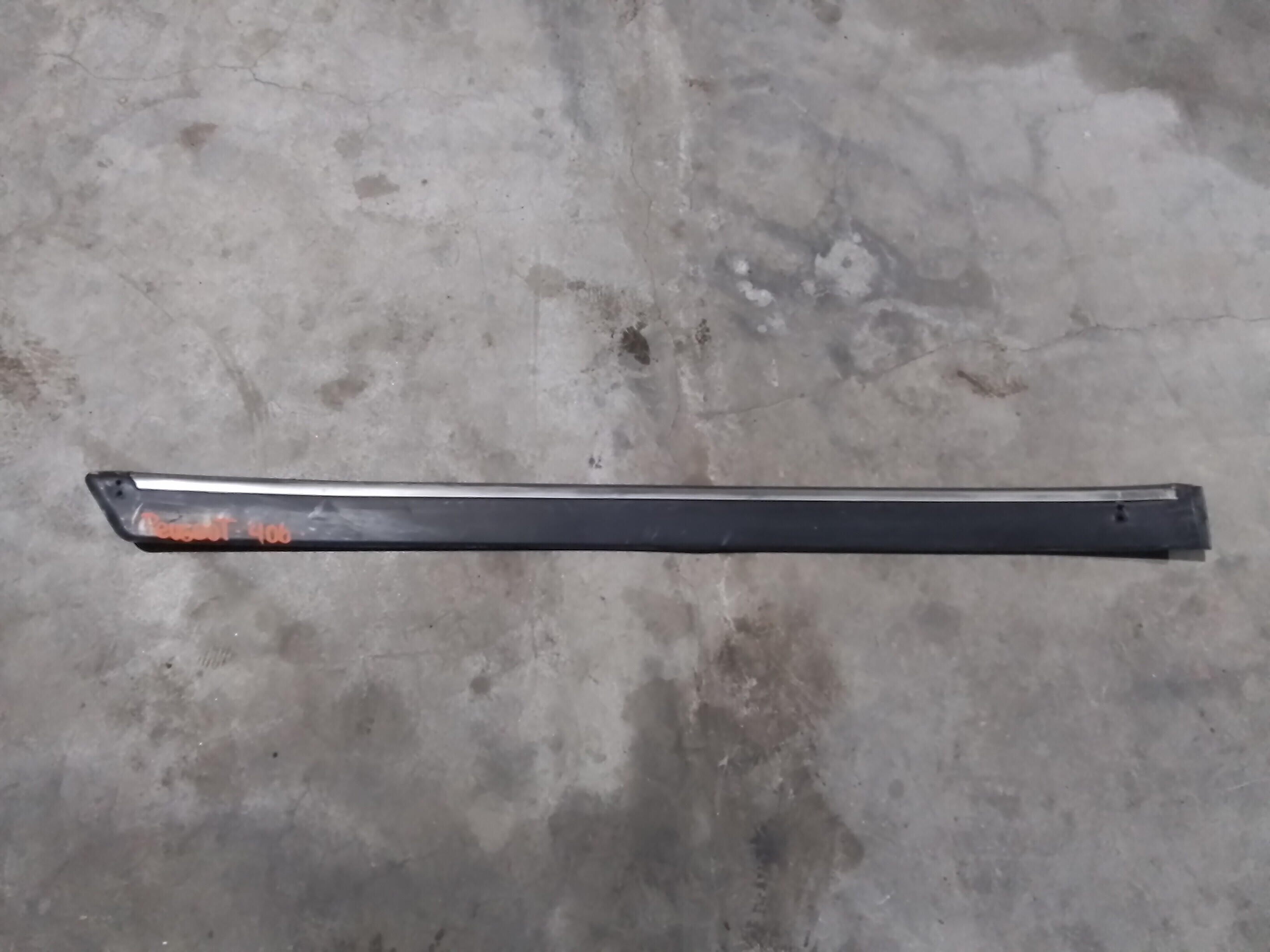 MOLDURA EXTERIOR PUERTA TRASERA DERECHA Peugeot 406 2001