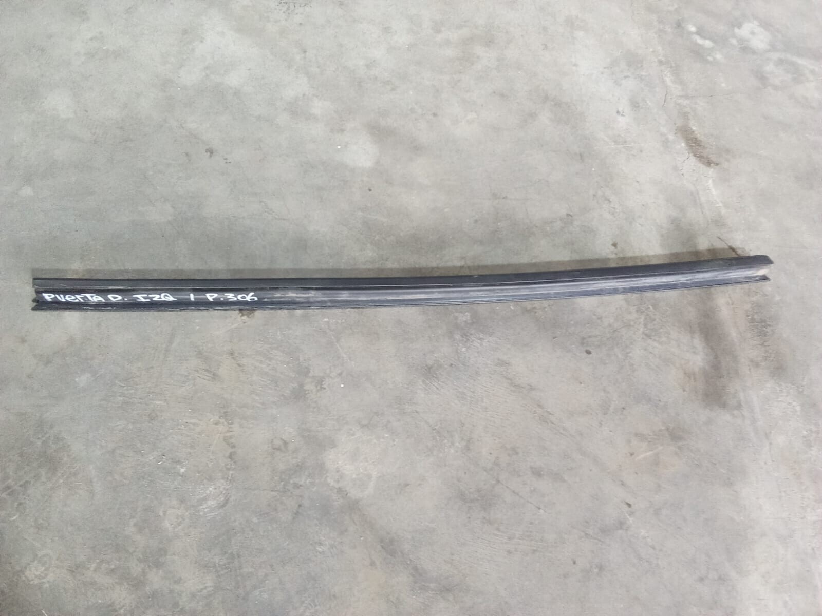 BOTA AGUA PUERTA DELANTERA IZQ Peugeot 306 1996