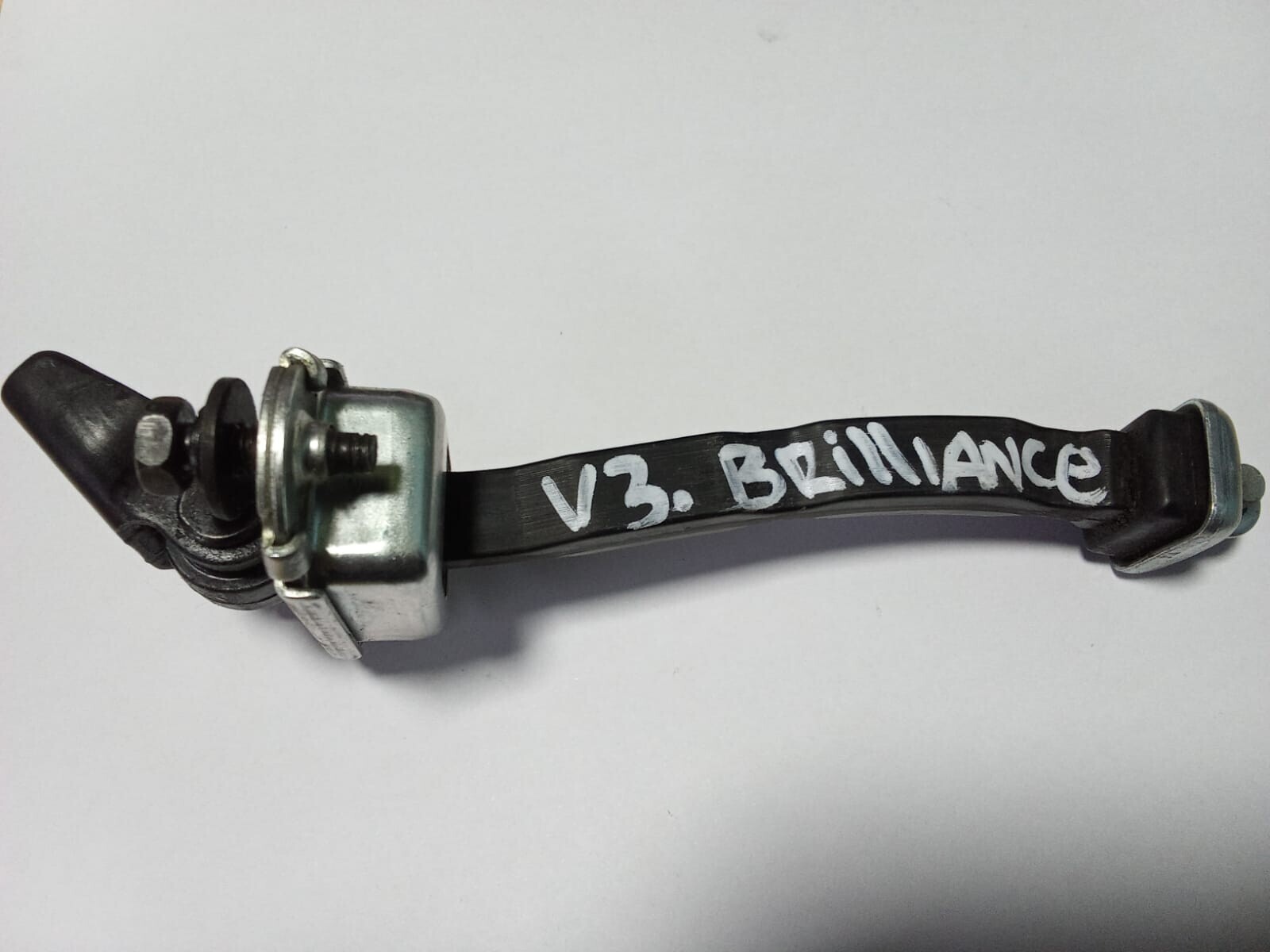 TIRANTE PUERTA TRASERA DERECHA BRILLIANCE V3 15 2019
