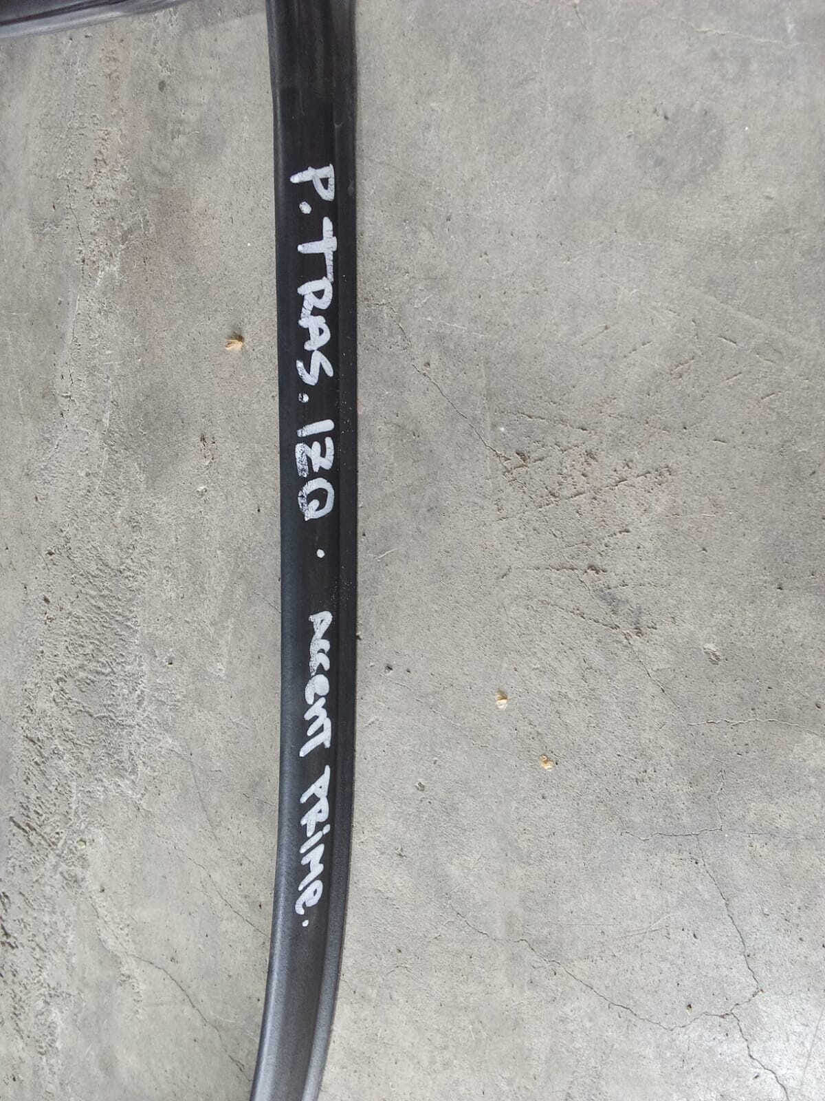 GOMA CONTORNO DE PUERTA TRASERA IZQ Hyundai Accent 2005