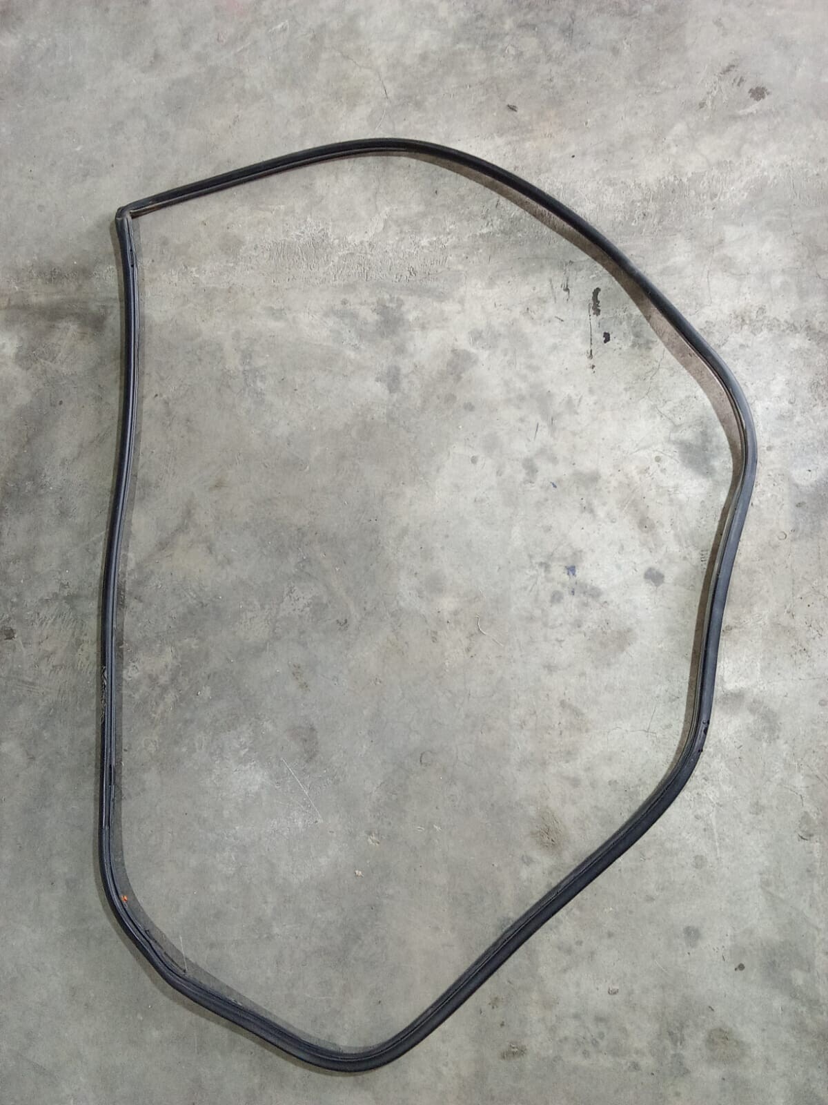 GOMA CONTORNO DE PUERTA TRASERA IZQ Hyundai Accent 2005