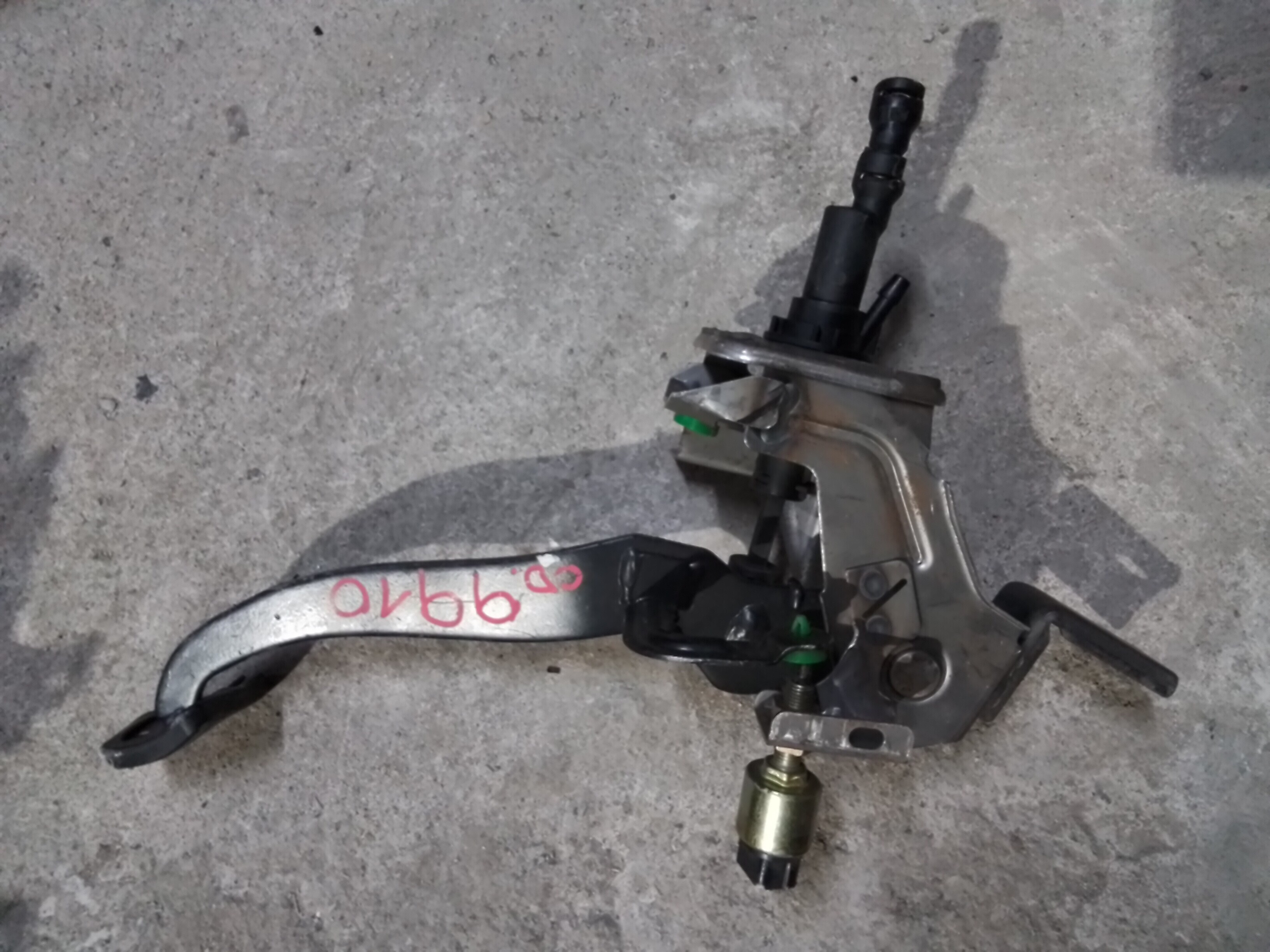 PEDAL DE EMBREGUE Changan CS35 2015