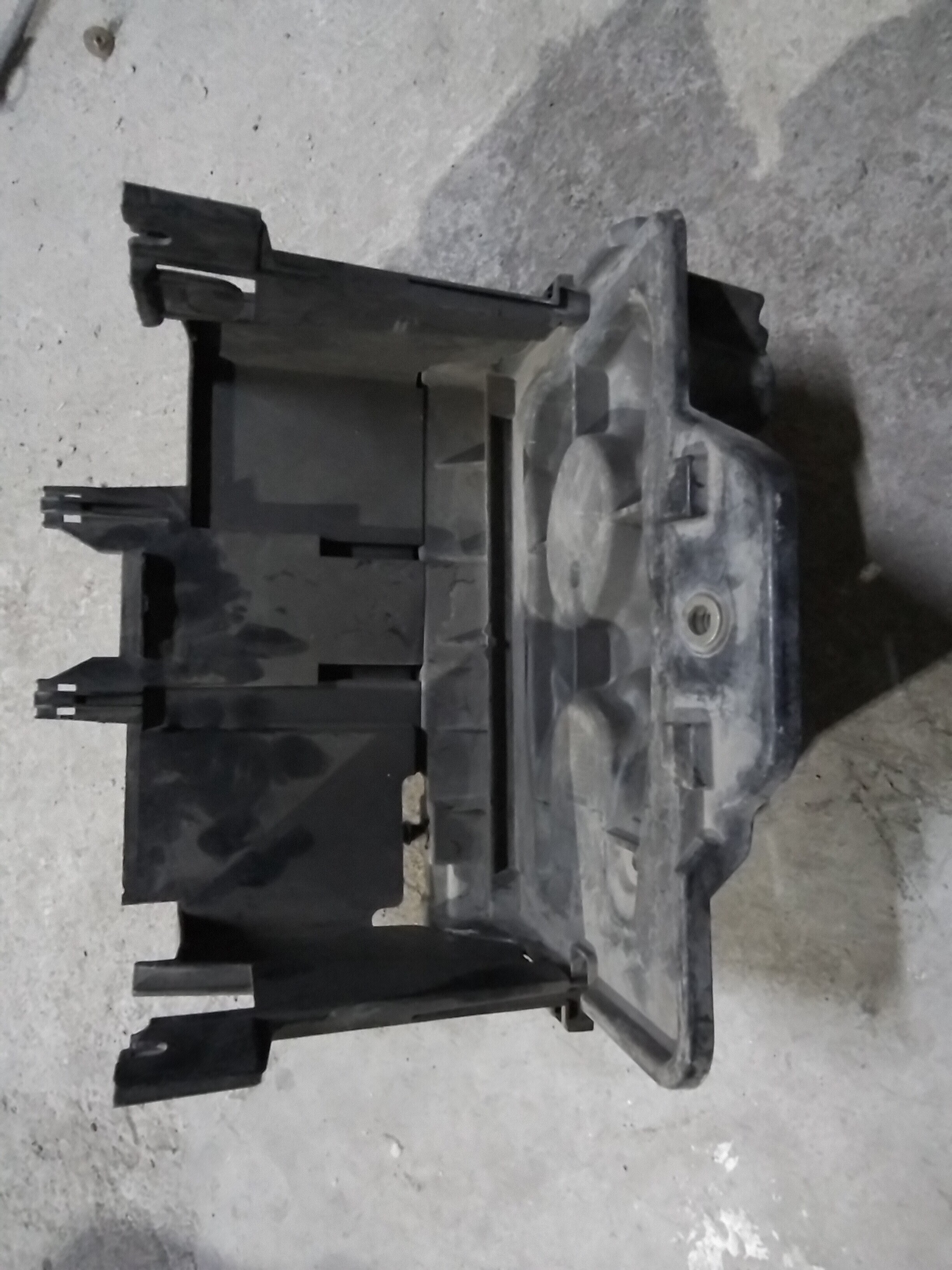 SOPORTE BASE BATERIA Volkswagen gol 1998