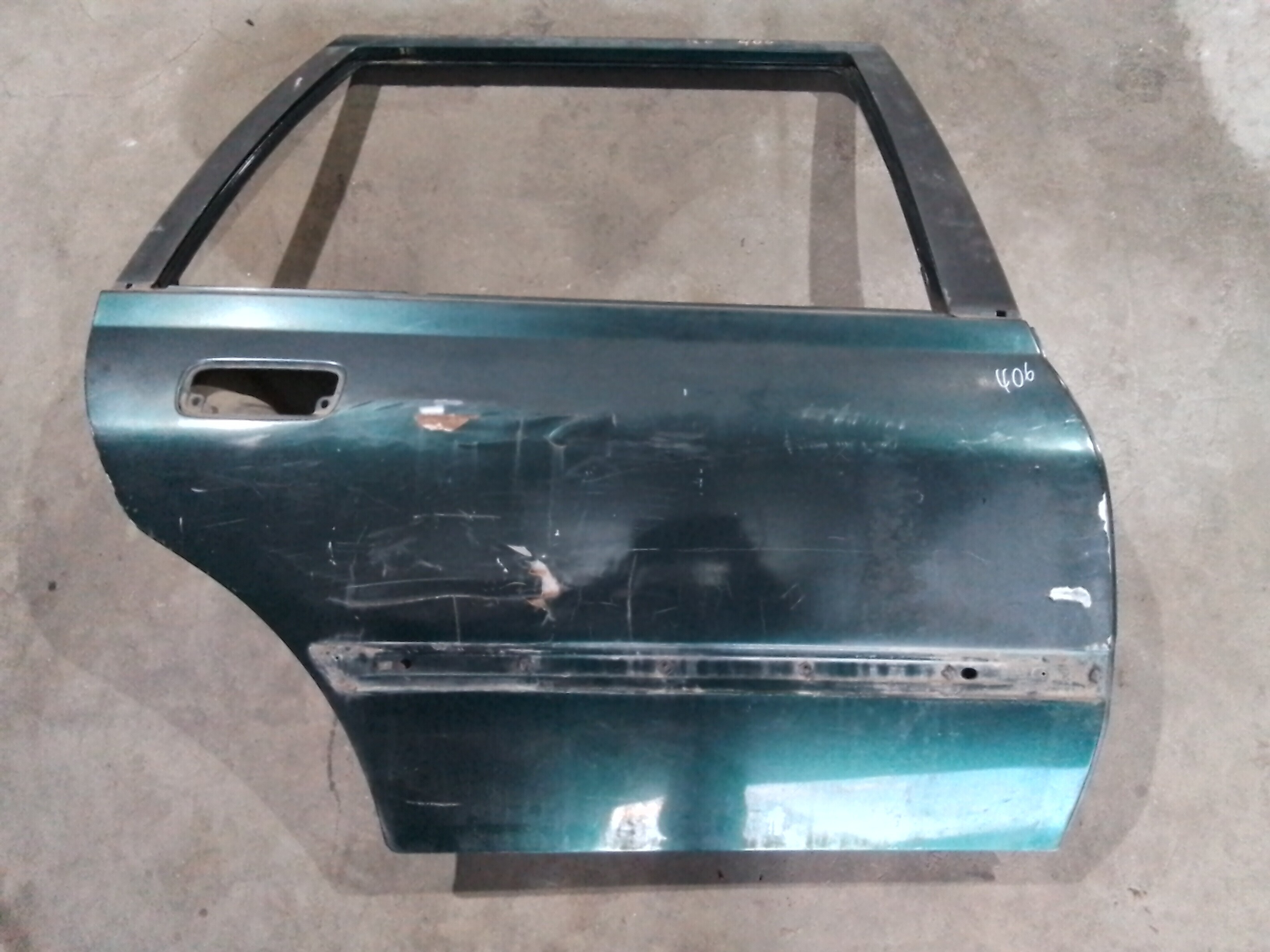 PUERTA TRASERA DERECHA Peugeot 406 2001
