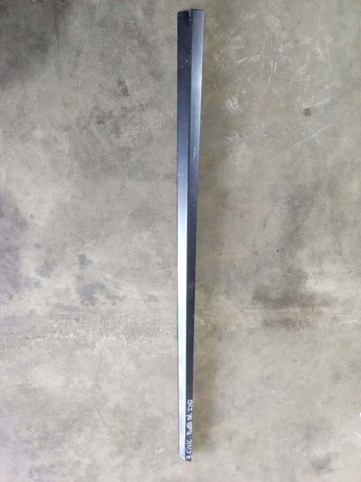 MOLDURA EXTERIOR PUERTA DELANTERA DERECHA Honda Civic 2009