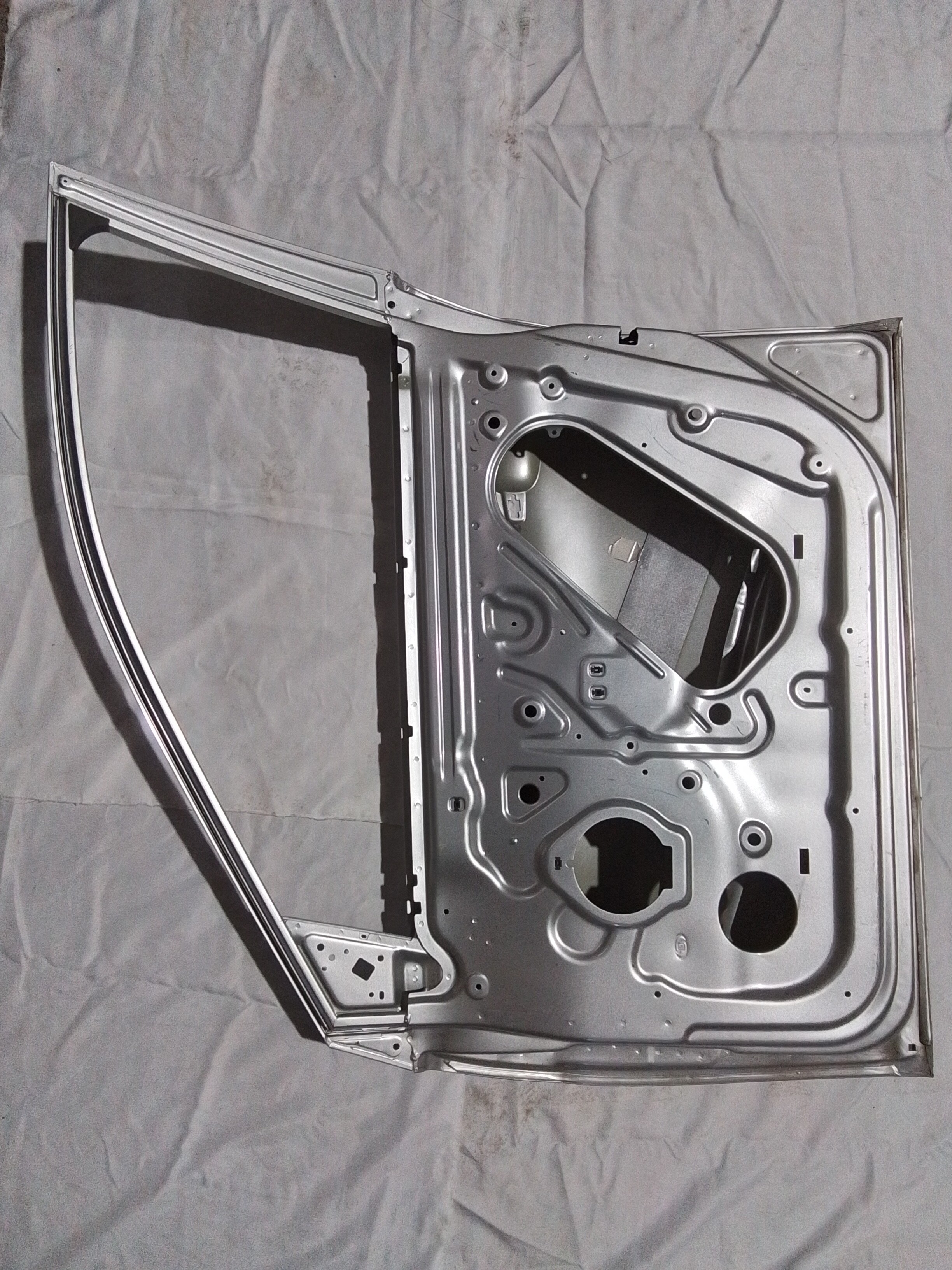 PUERTA DELANTERA DERECHA Chevrolet Sail 2021