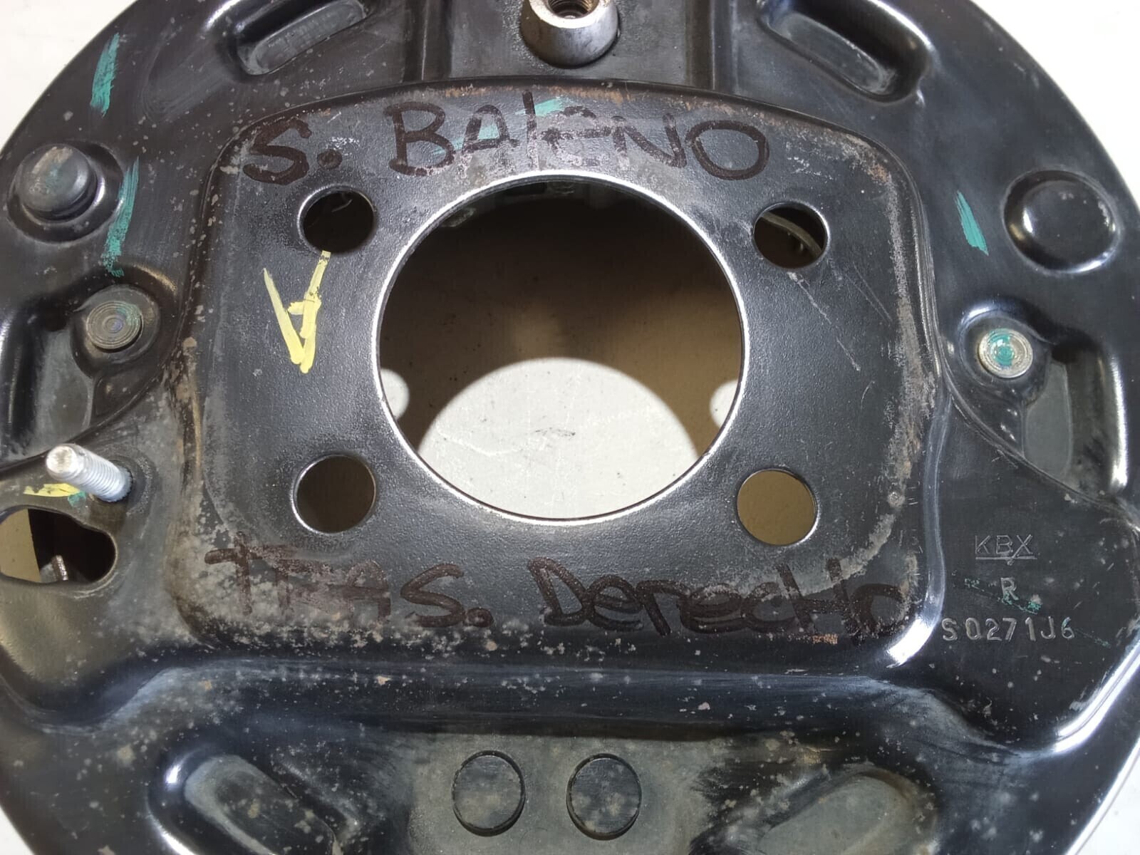 PLATO DE FRENO TRASERO DERECHO Suzuki Baleno 2021