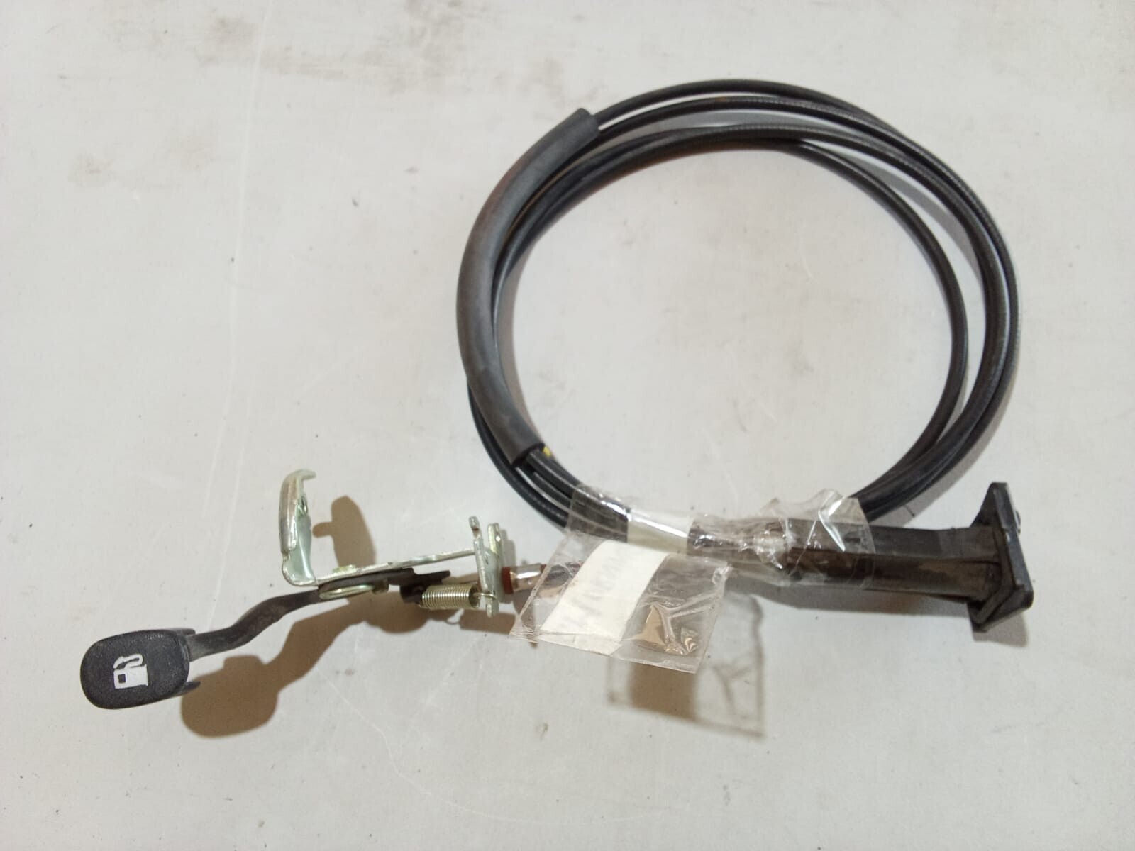 PIOLA APERTURA TAPA DE COMBUSTIBLE Kia MORNING EX11 2011