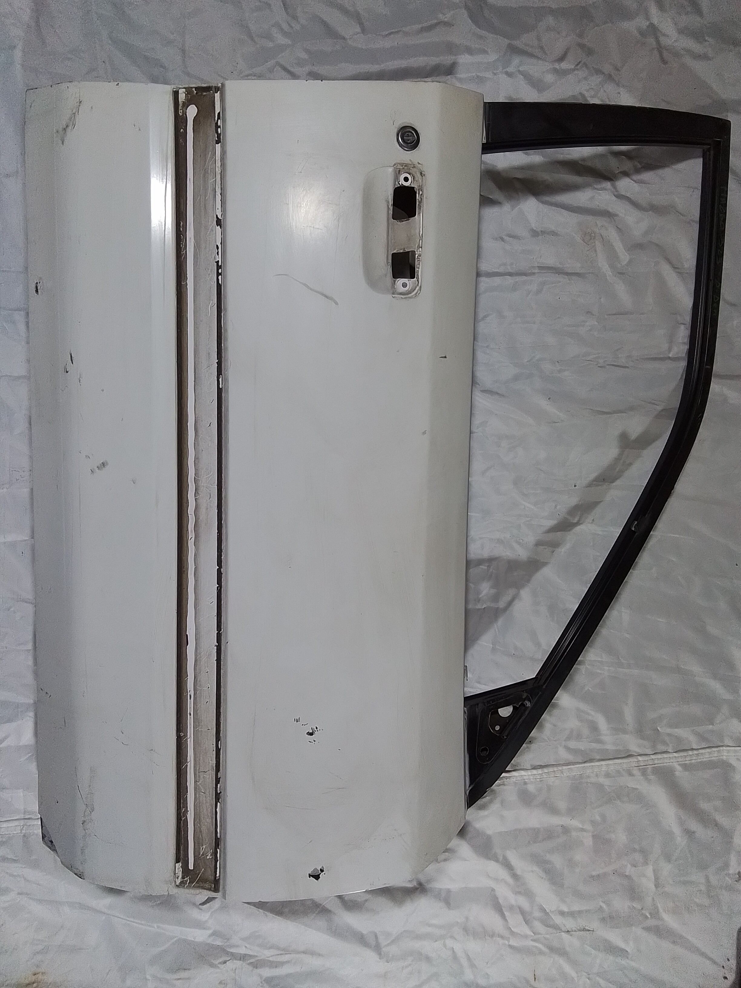 PUERTA DELANTERA DERECHA Mazda 323 1993