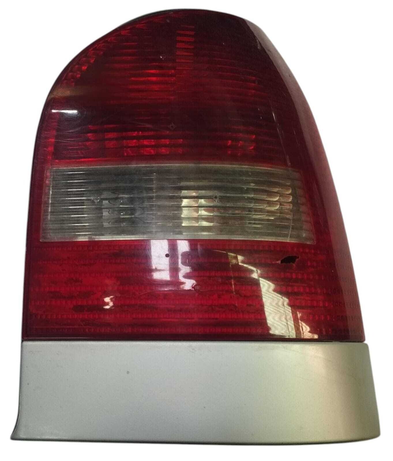 FOCO TRASERO DERECHO CON DAÑO Volkswagen gol 2001