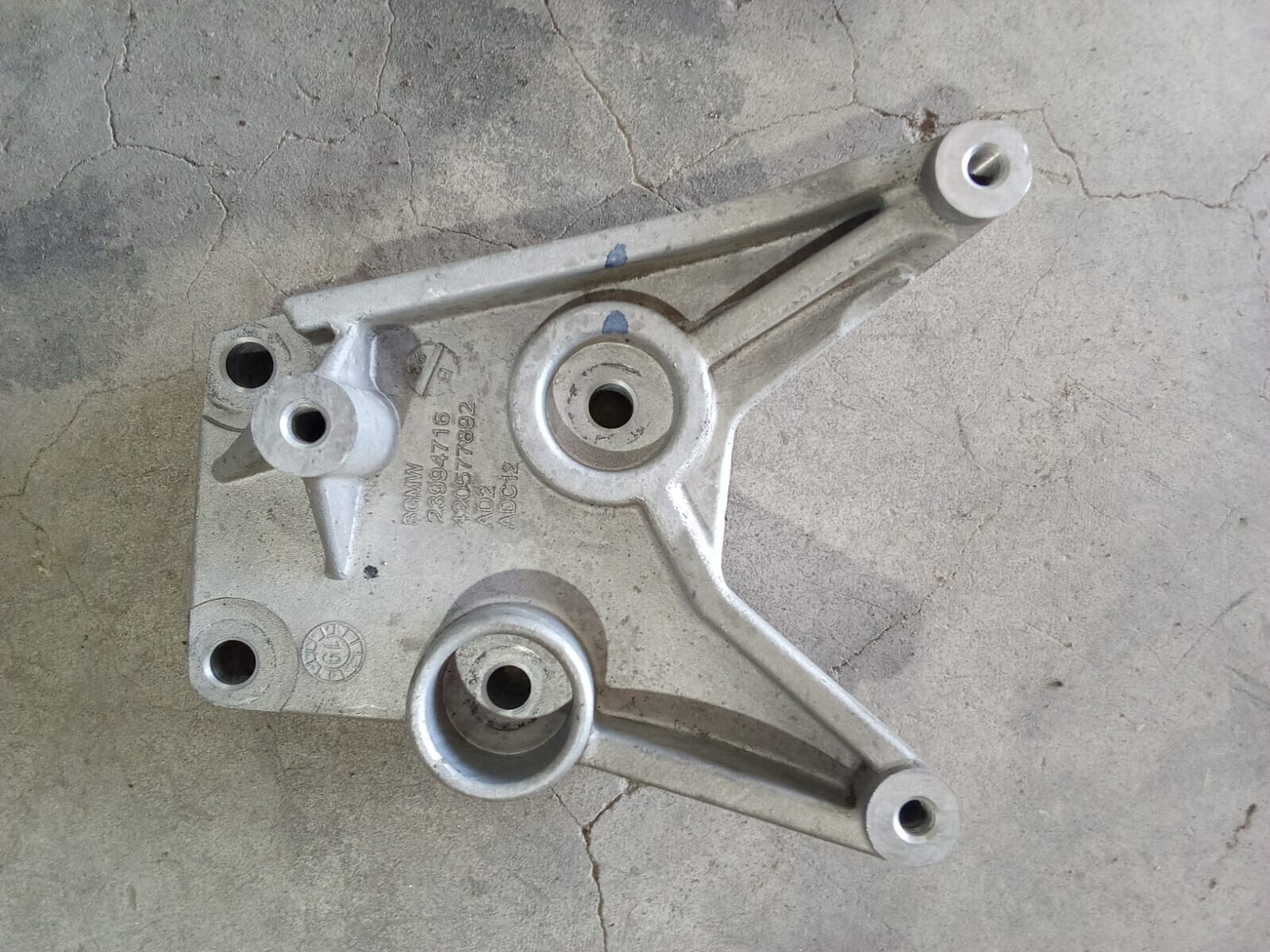 SOPORTE INFERIOR MOTOR Chevrolet Captiva 2021